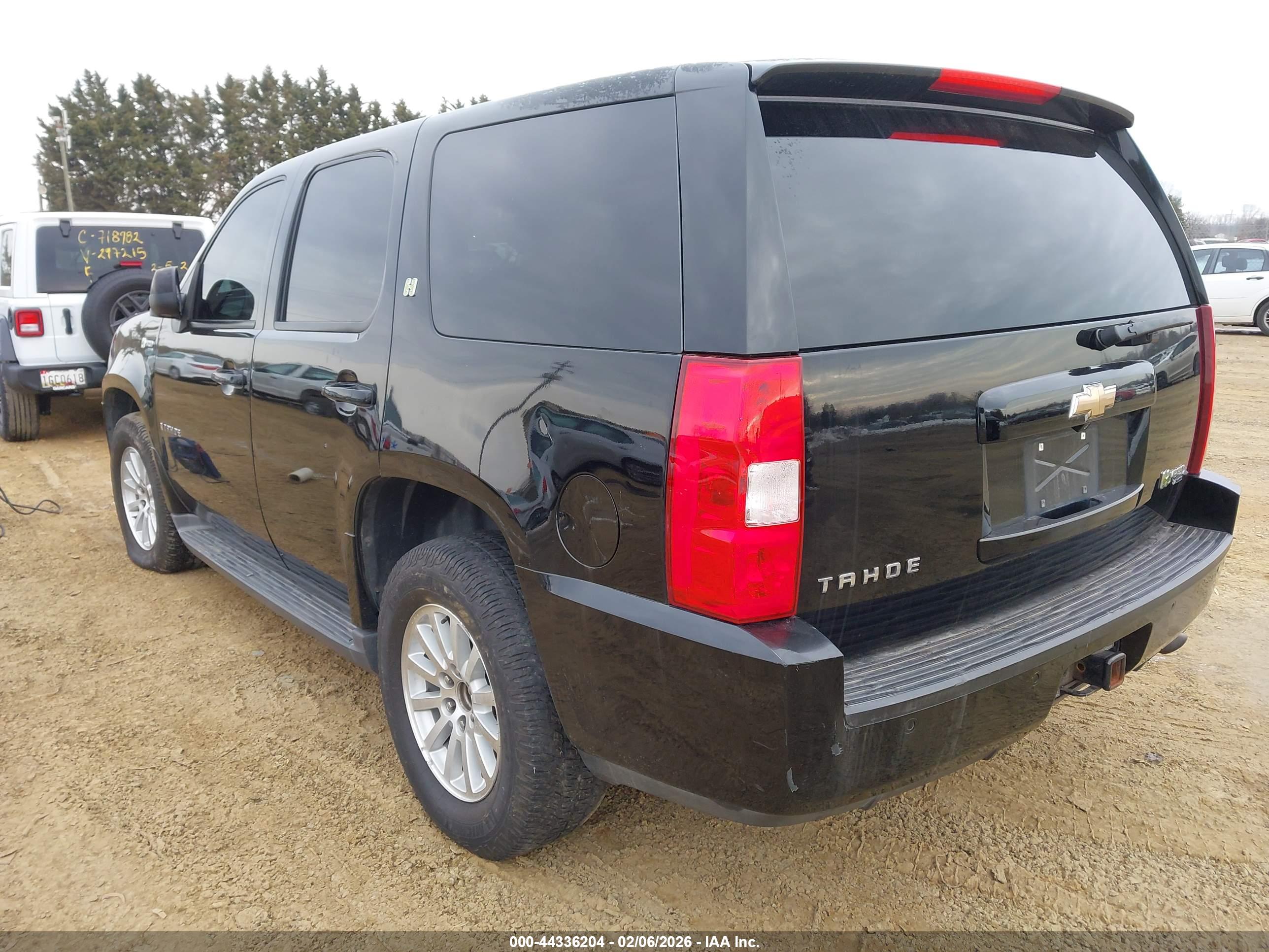 CHEVROLET TAHOE image 3