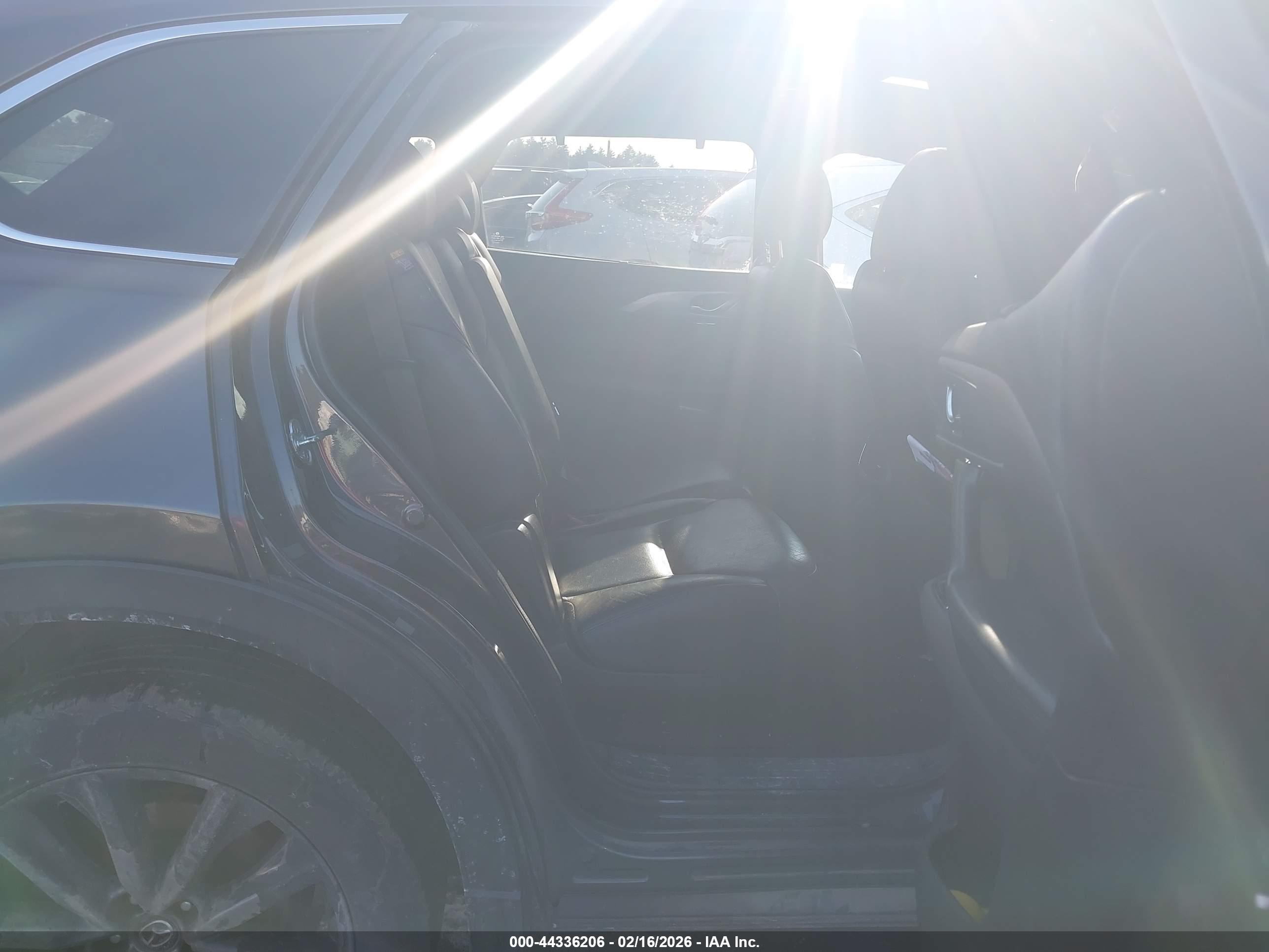 MAZDA CX-9 image 8