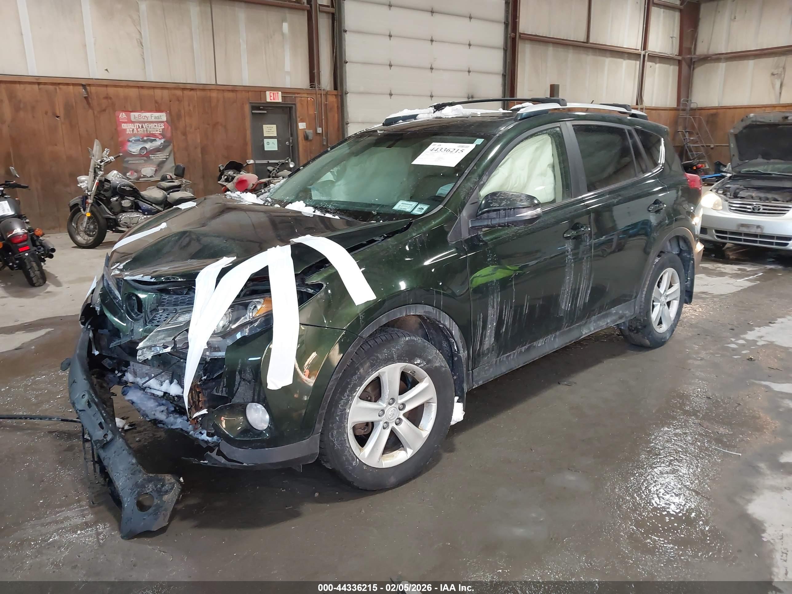 TOYOTA RAV4 image 2