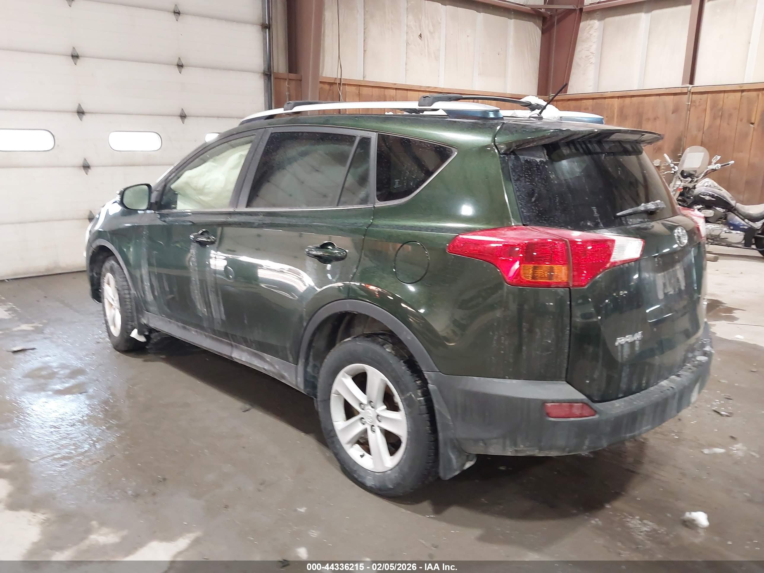 TOYOTA RAV4 image 3