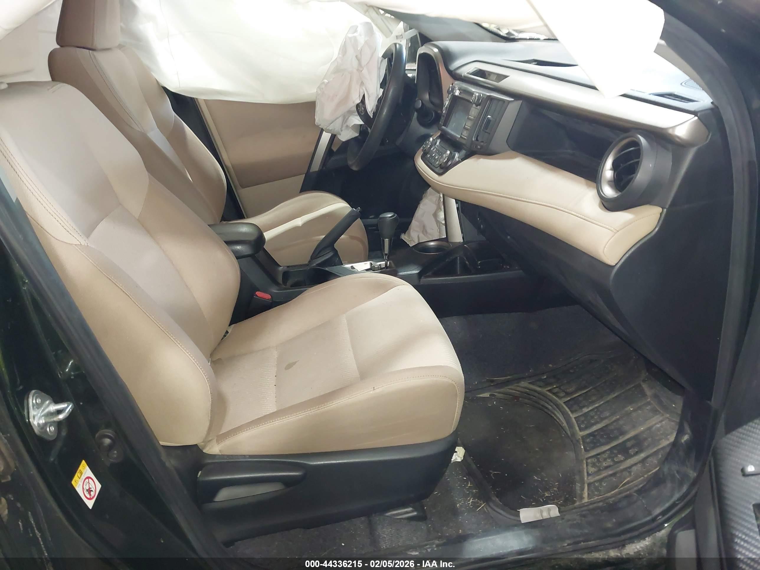 TOYOTA RAV4 image 5