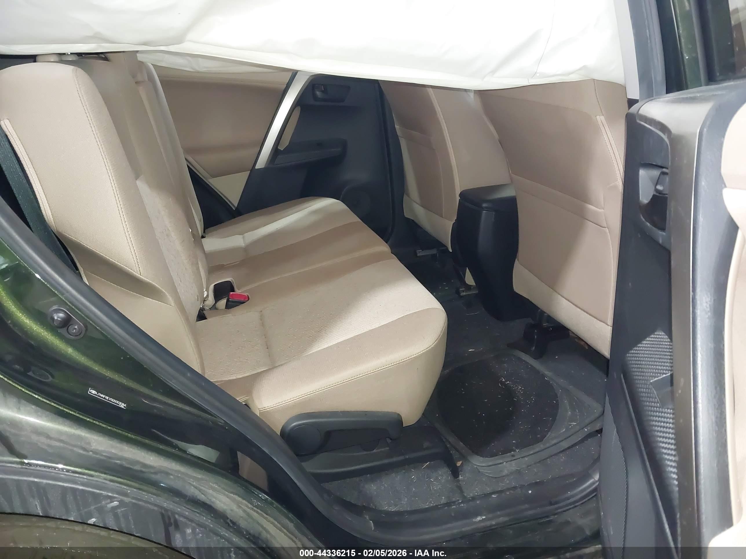 TOYOTA RAV4 image 8