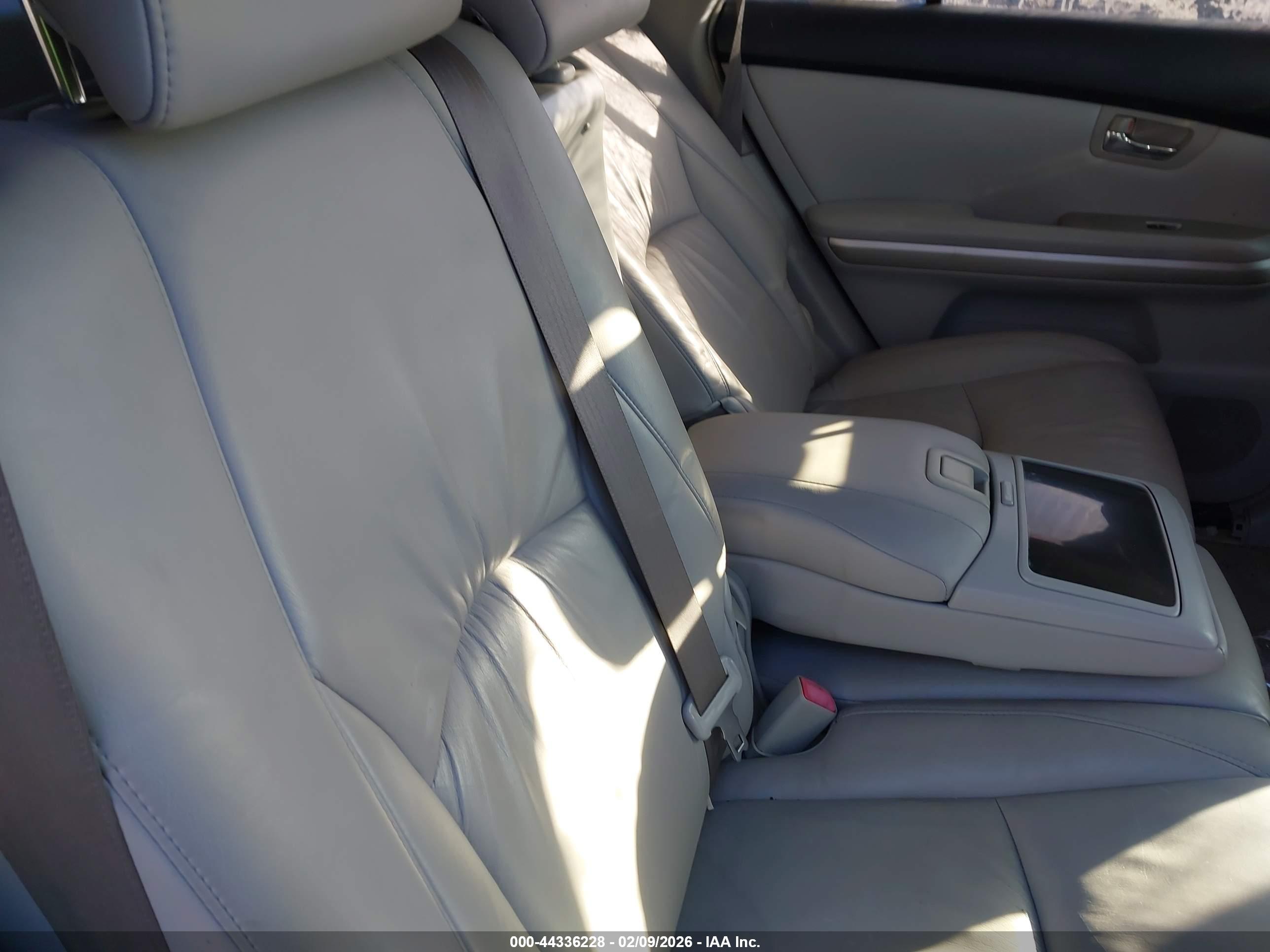 LEXUS RX image 8