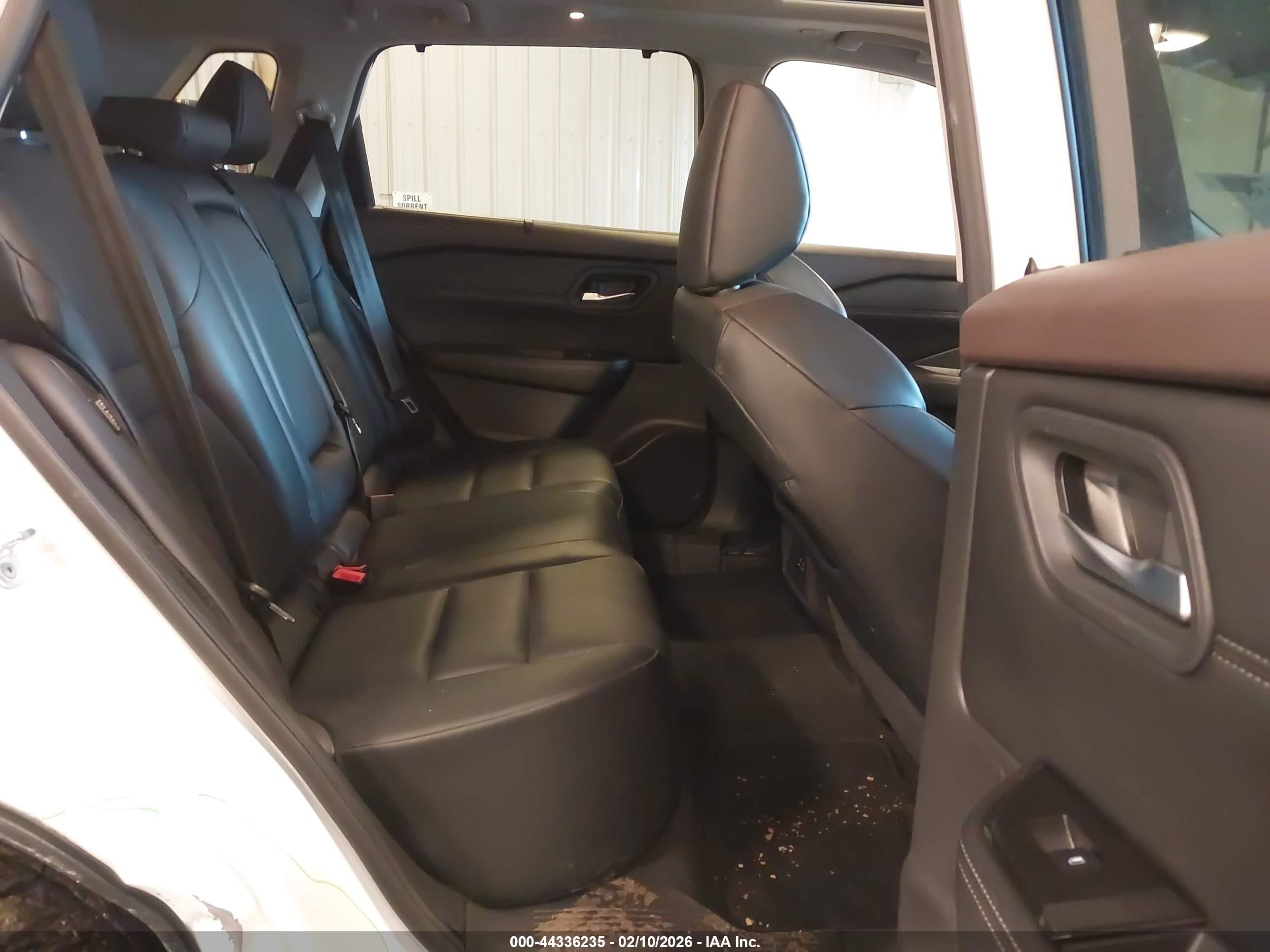 NISSAN ROGUE image 8