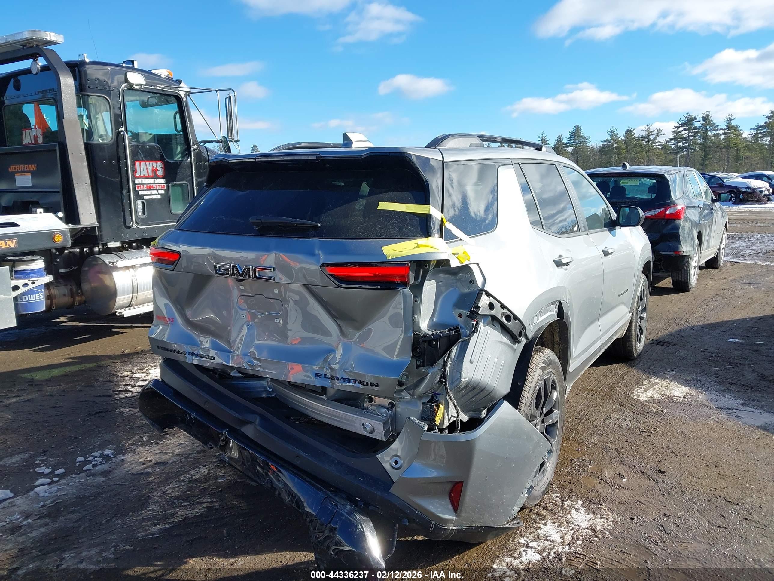 GMC TERRAIN image 4