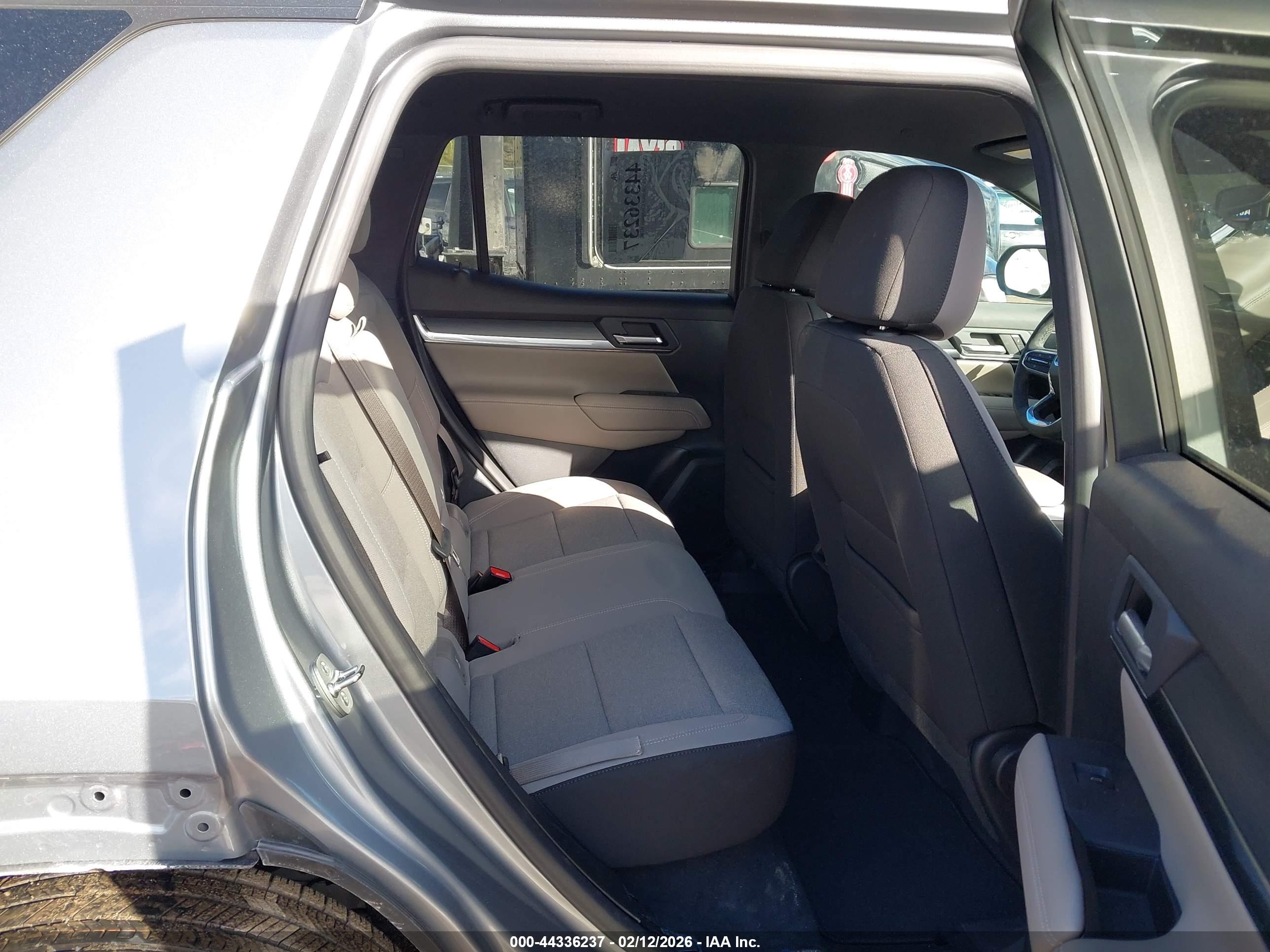 GMC TERRAIN image 8