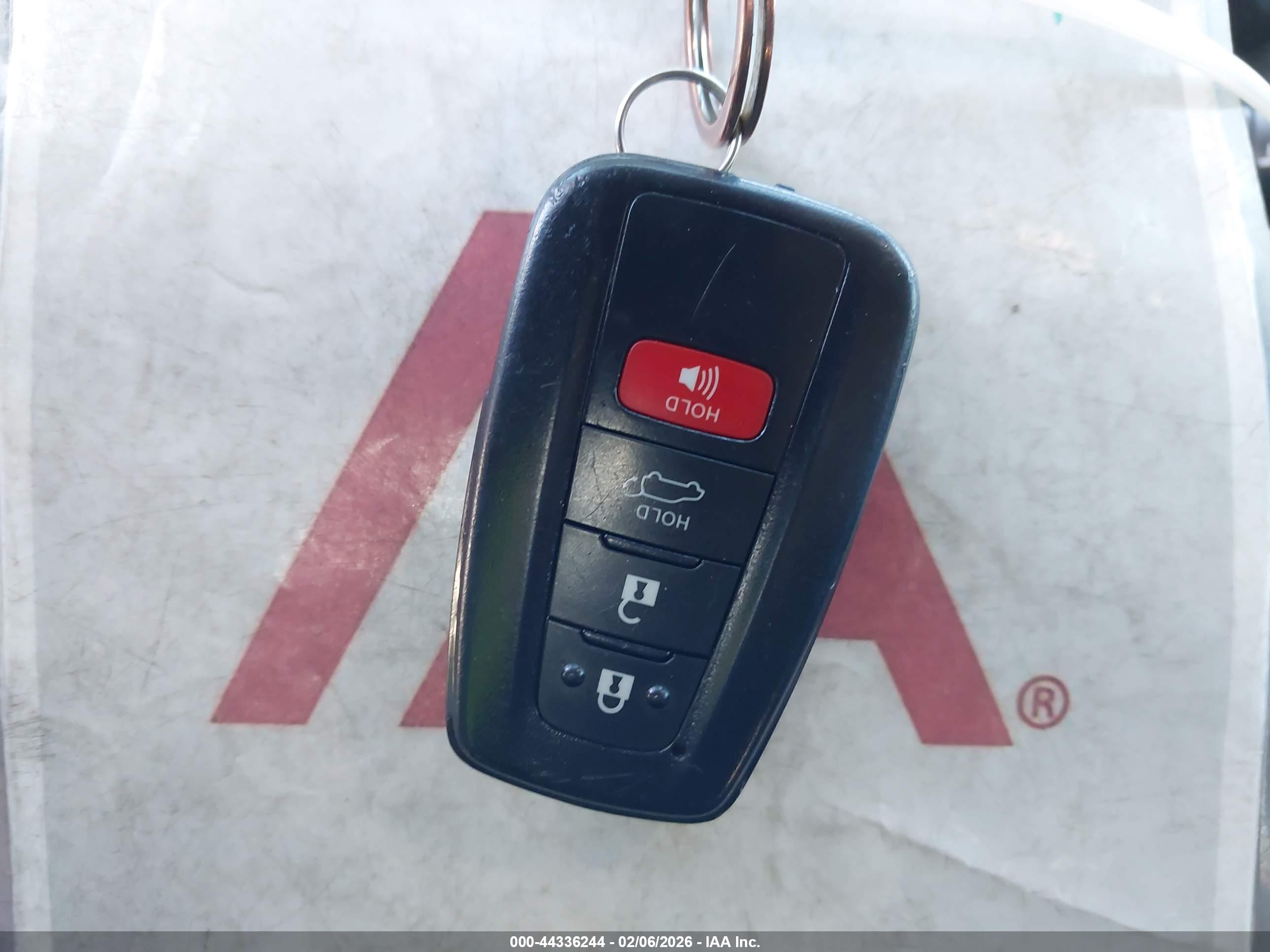 TOYOTA RAV4 image 11