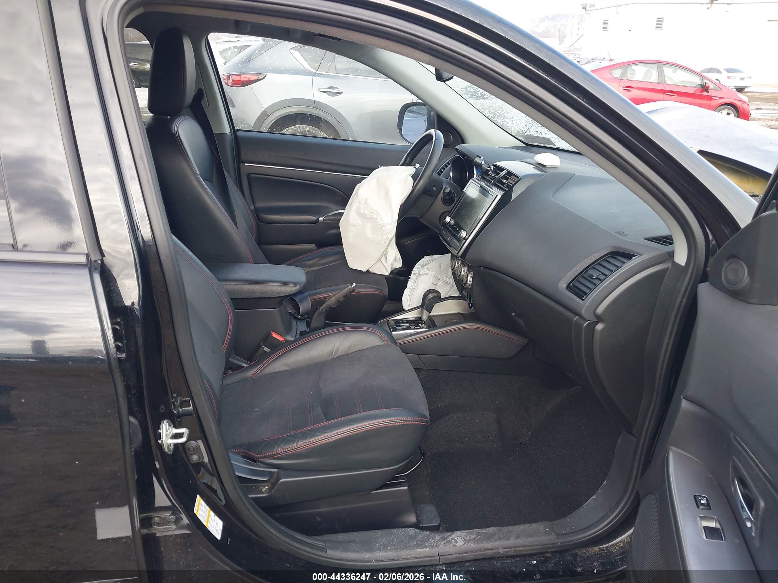 MITSUBISHI OUTLANDER image 5