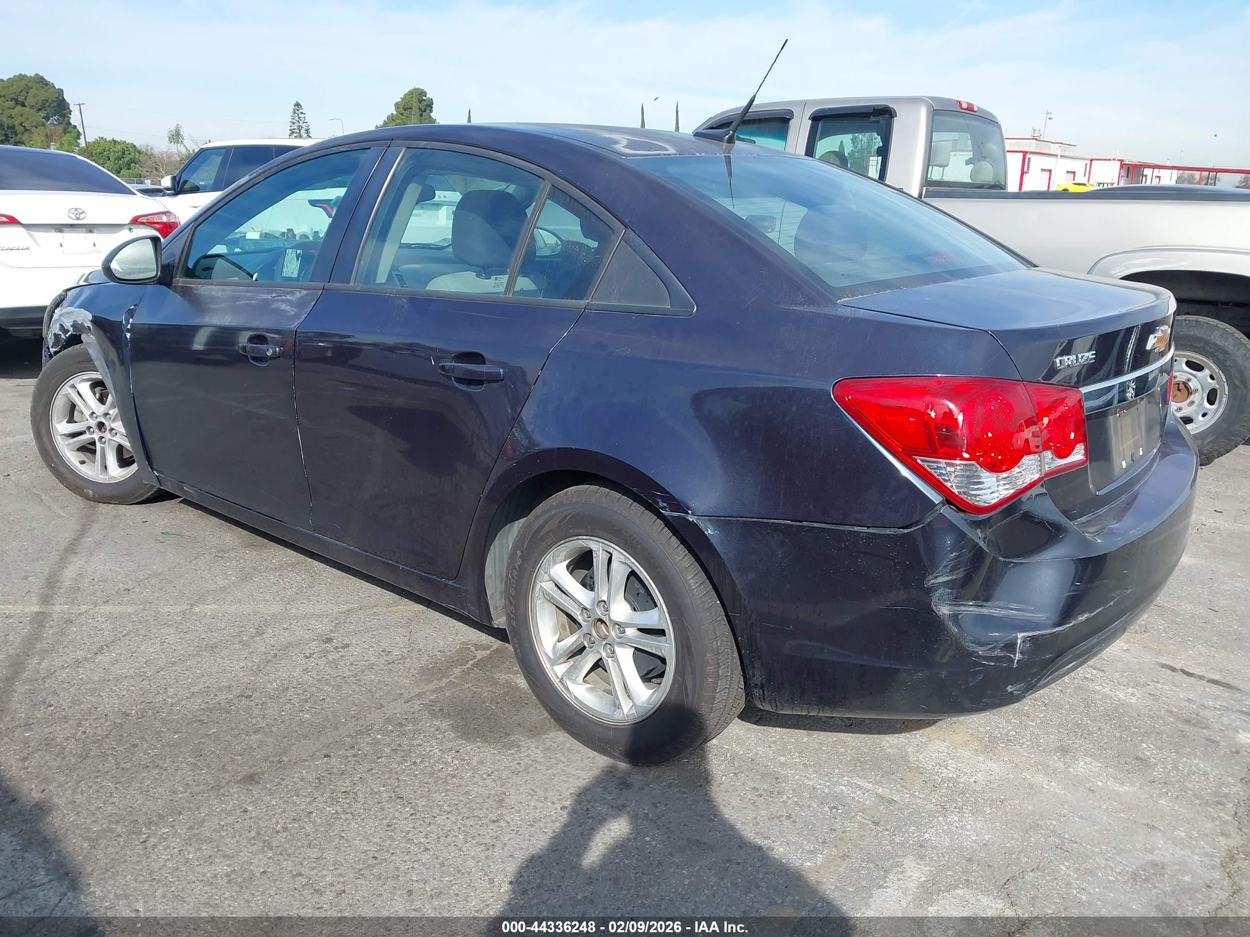 CHEVROLET CRUZE image 3