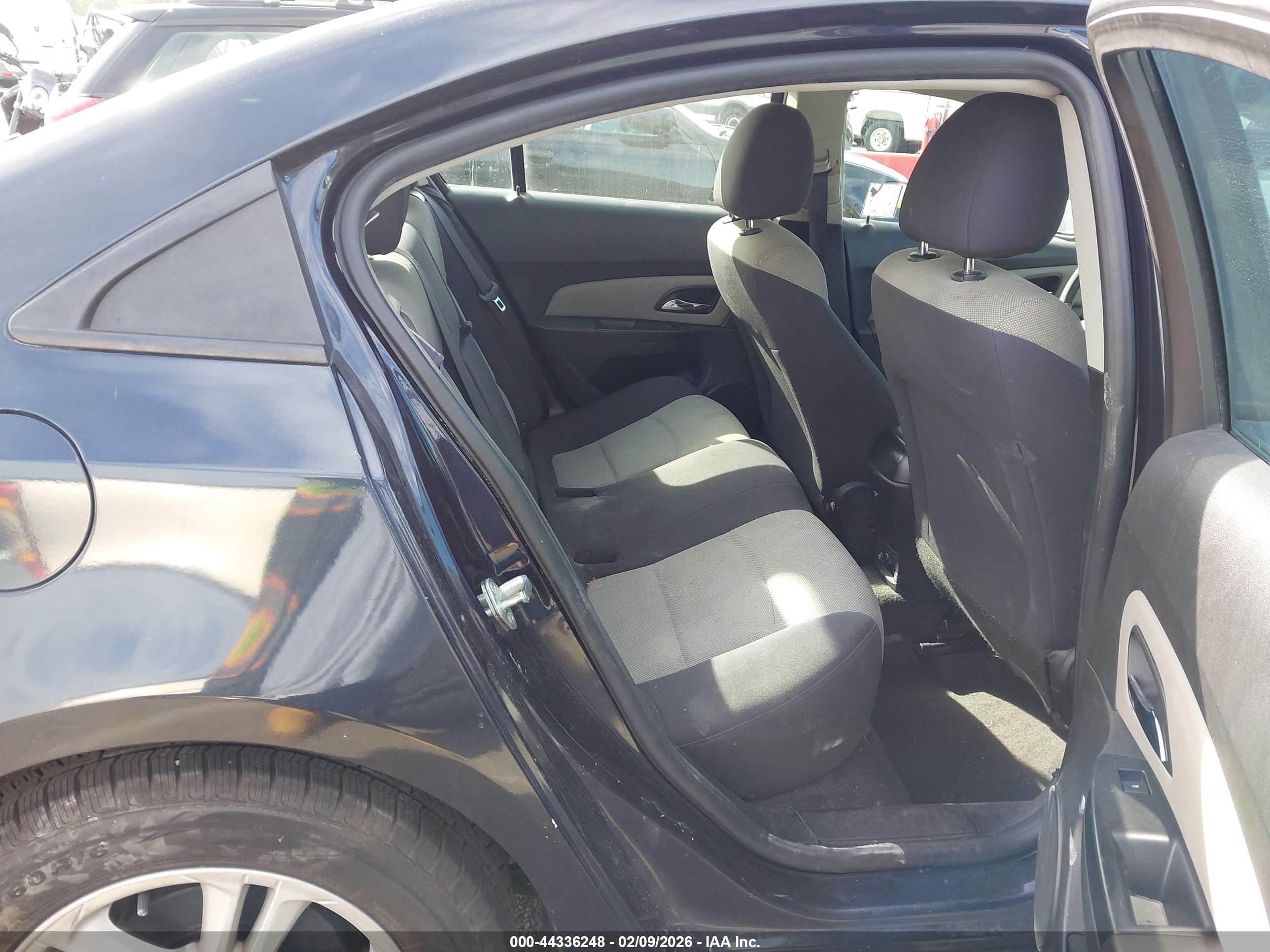 CHEVROLET CRUZE image 8
