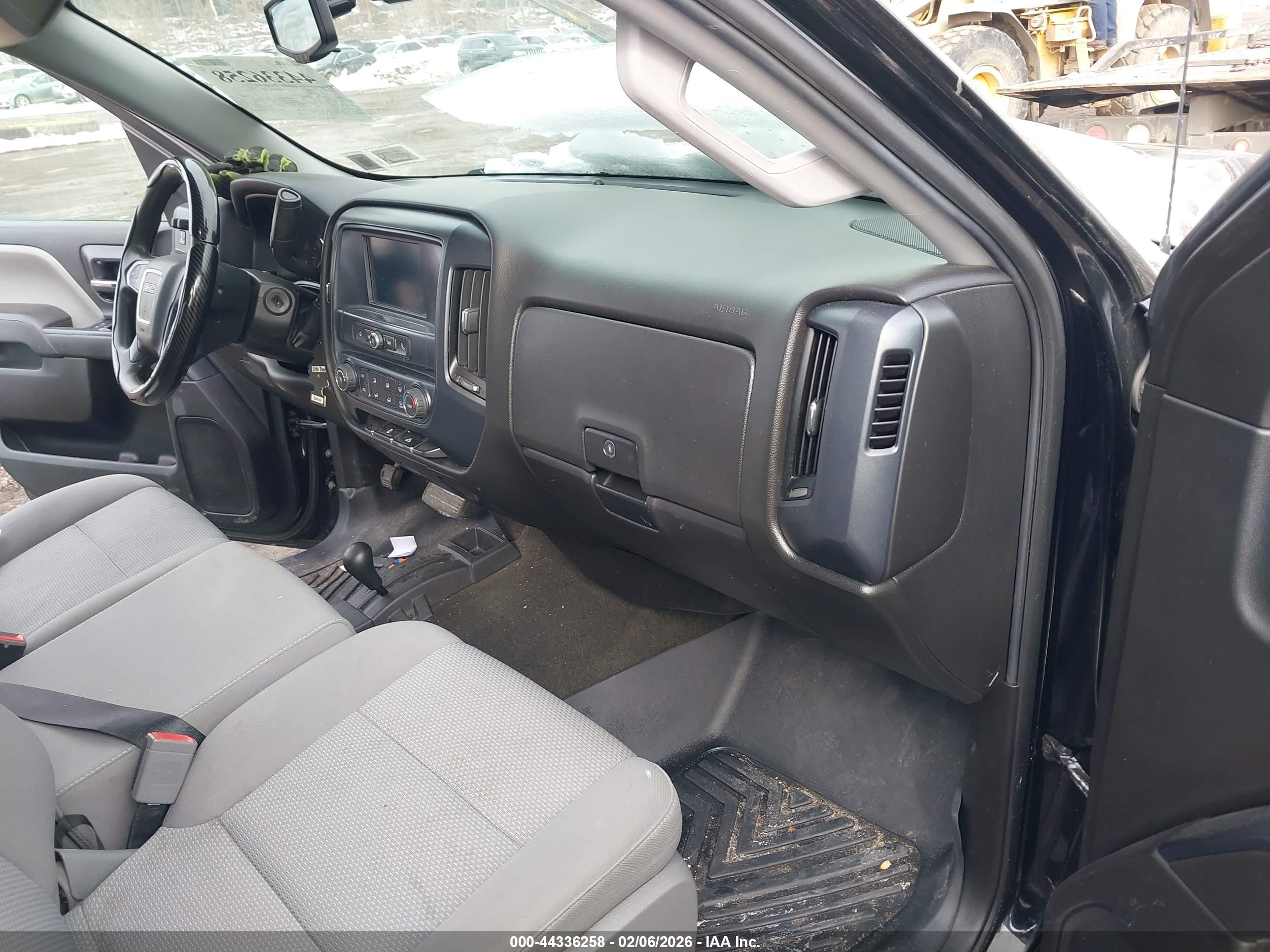 GMC SIERRA image 5