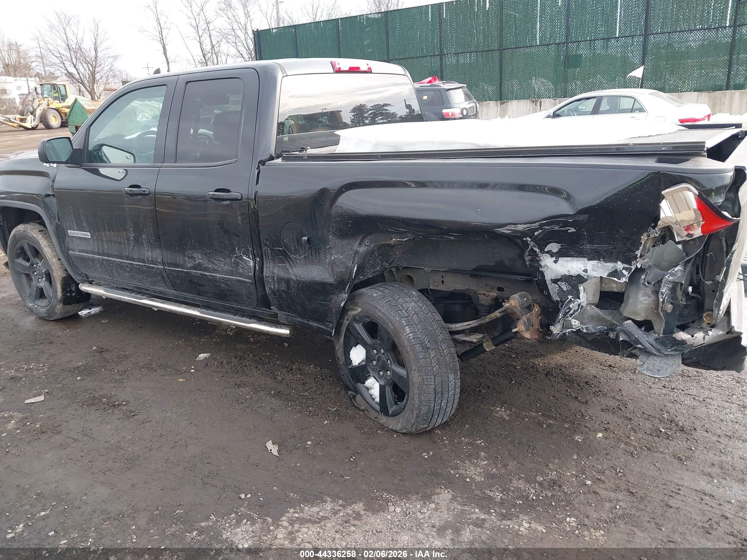 GMC SIERRA image 6