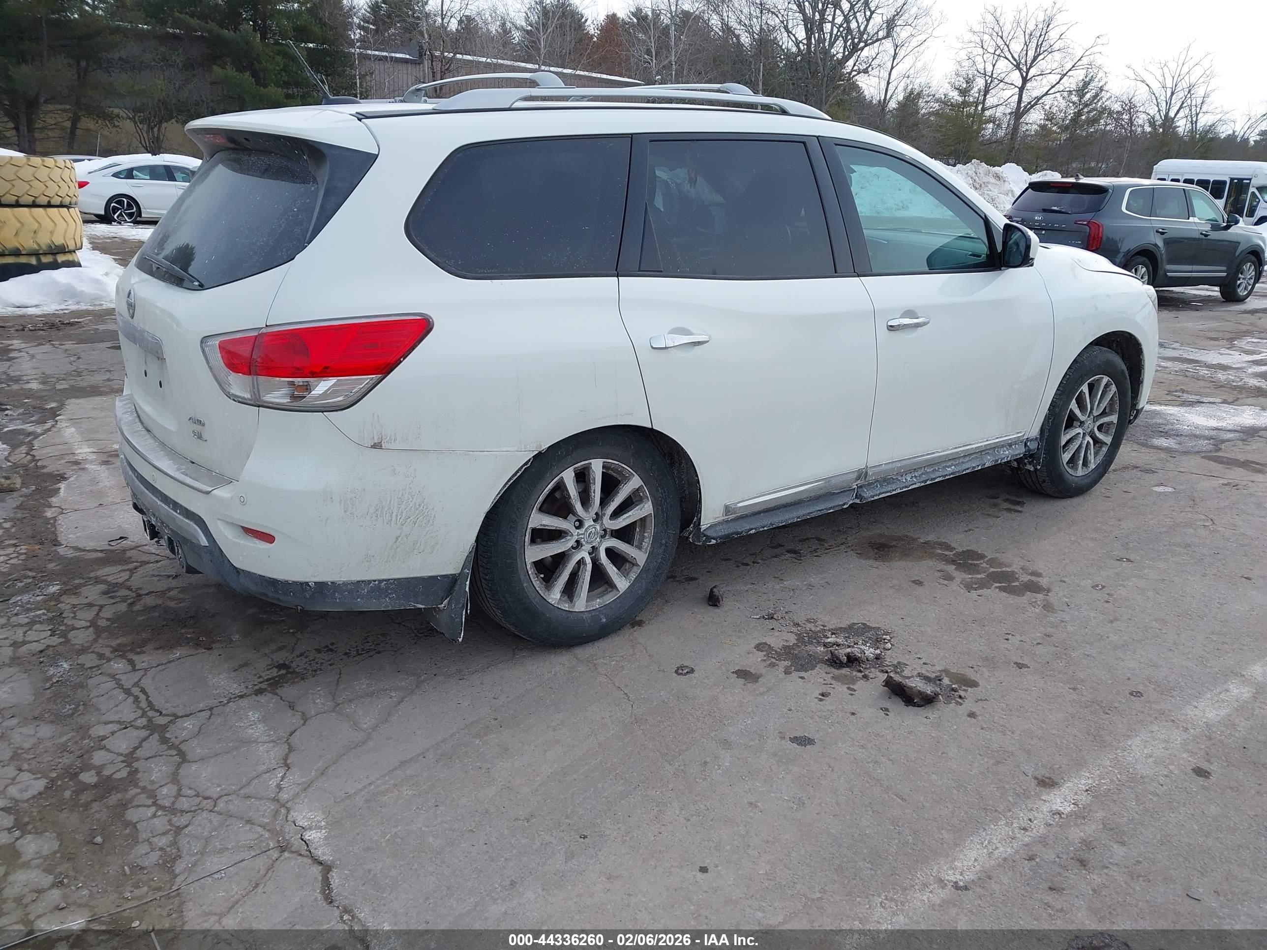 NISSAN PATHFINDER image 4