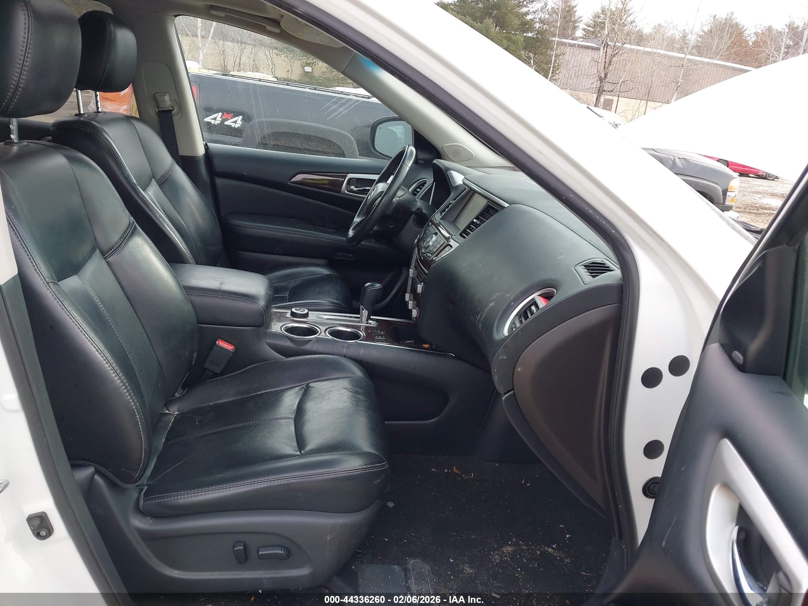 NISSAN PATHFINDER image 5
