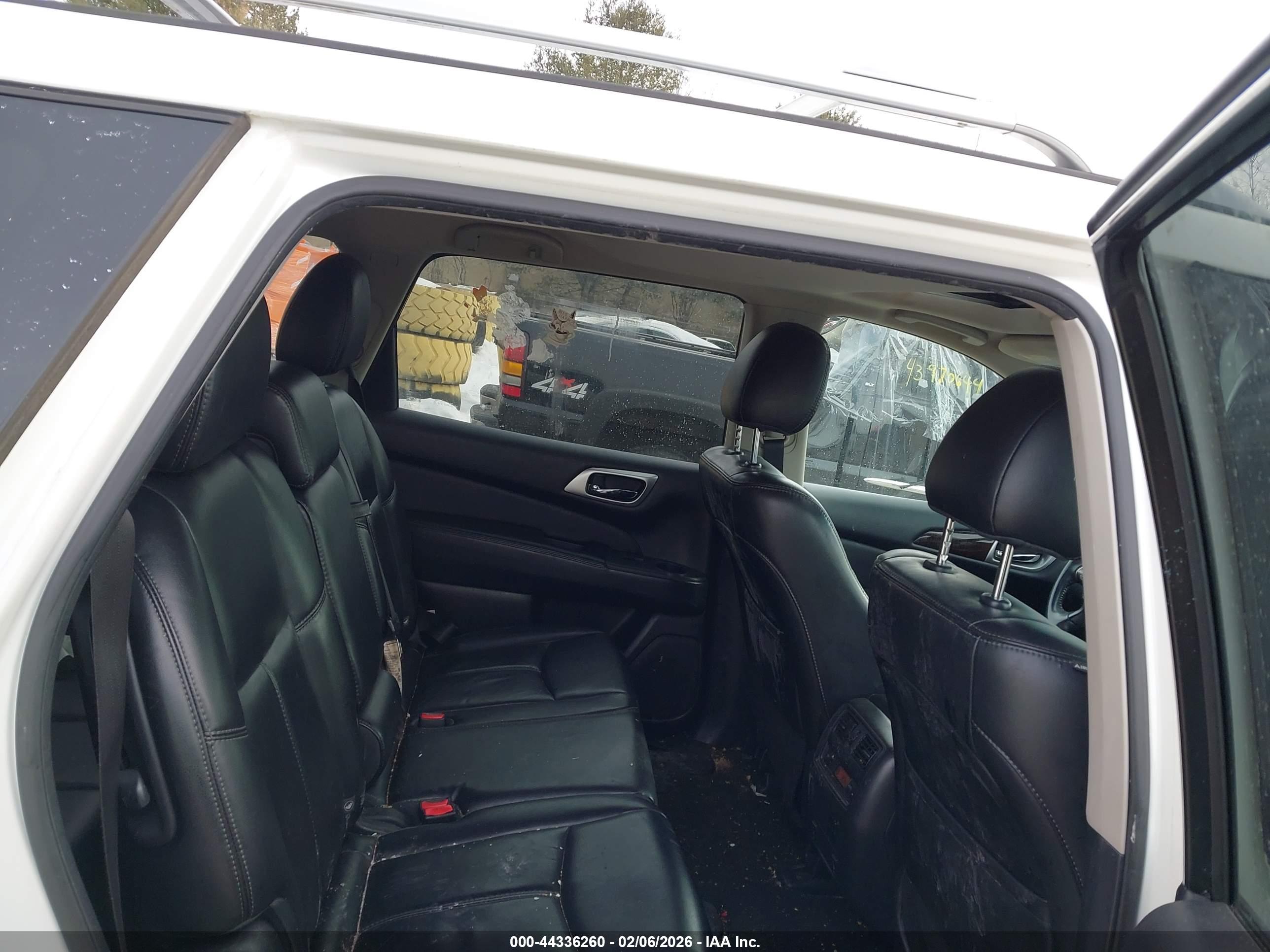 NISSAN PATHFINDER image 8