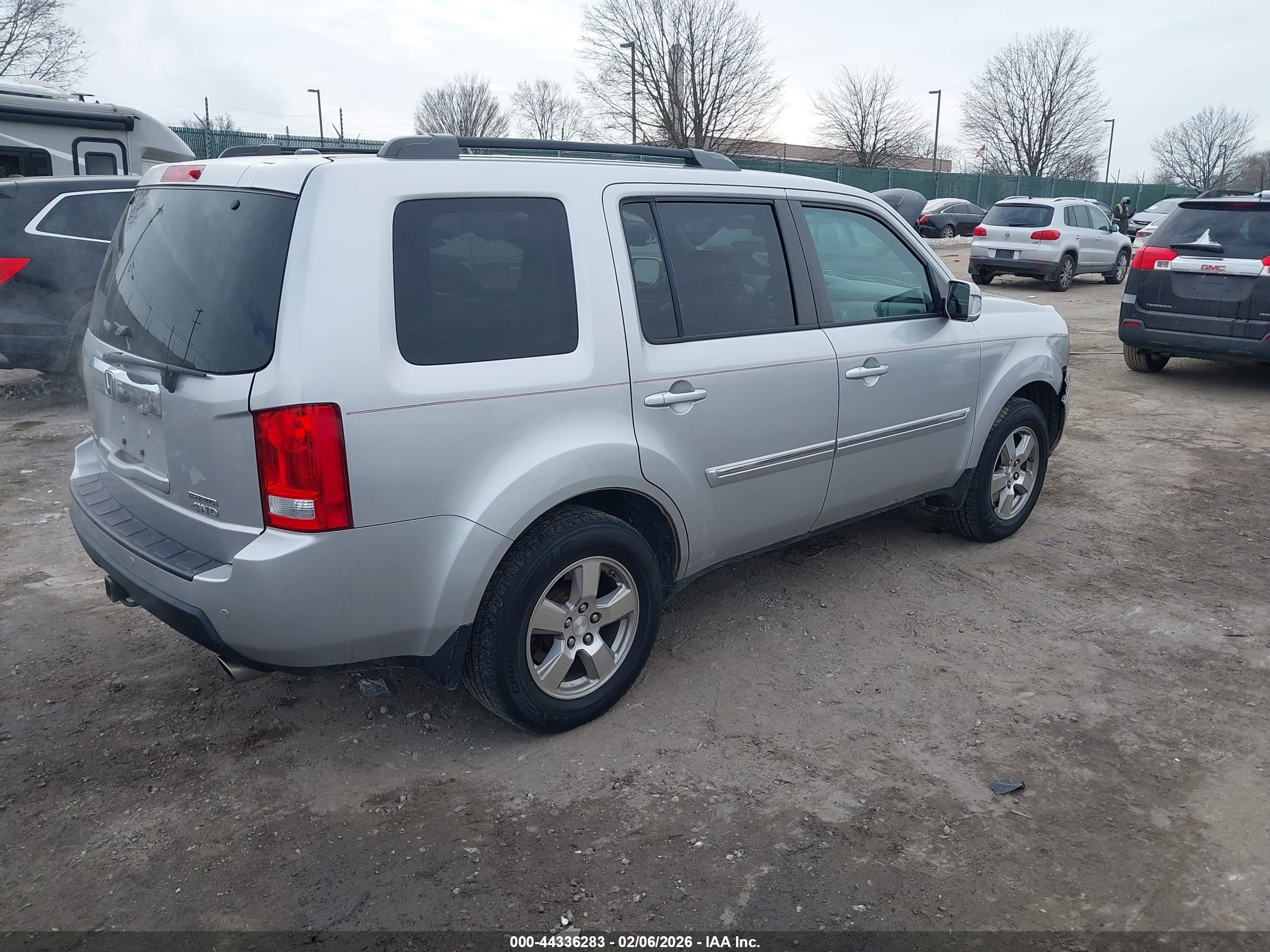HONDA PILOT image 4
