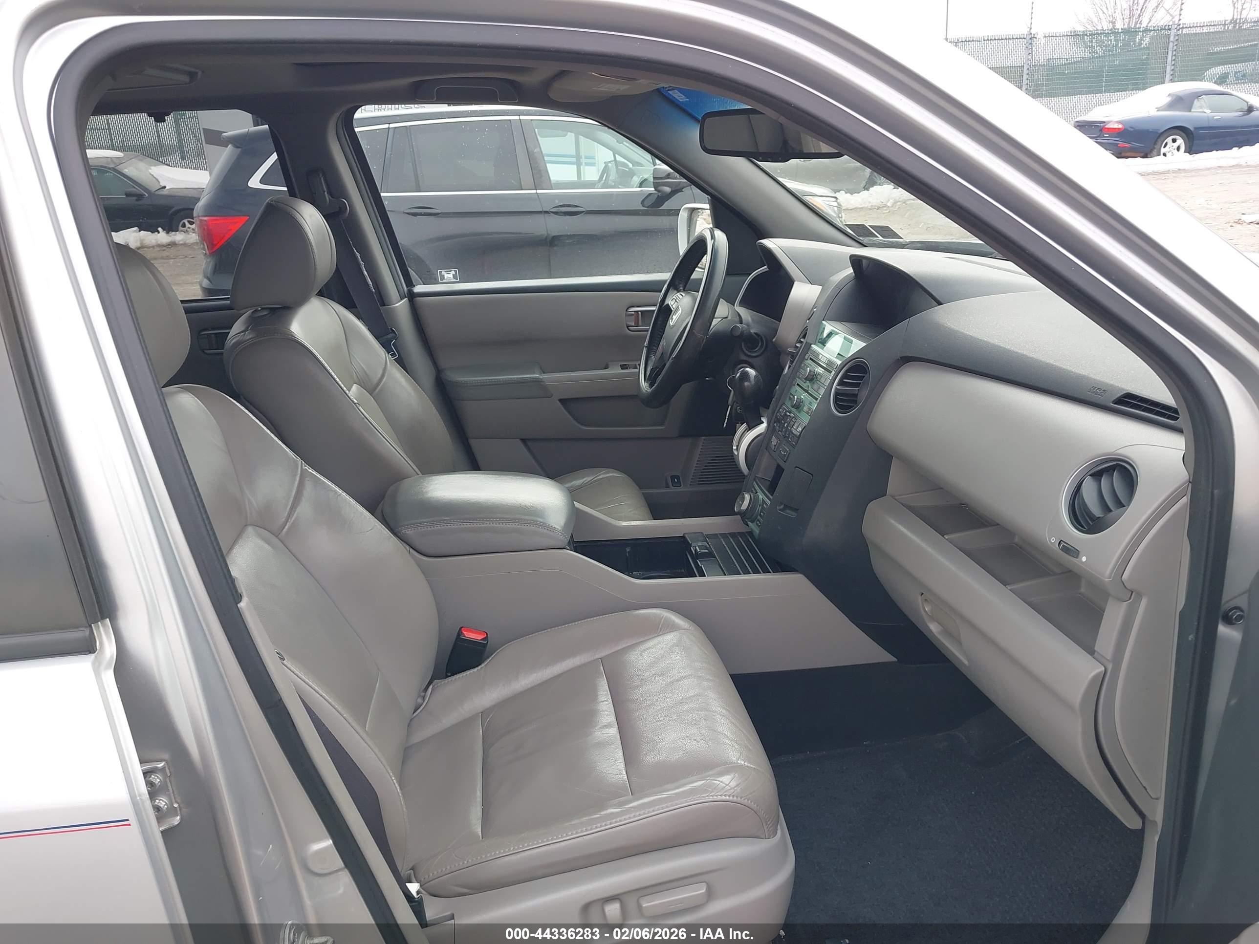 HONDA PILOT image 5