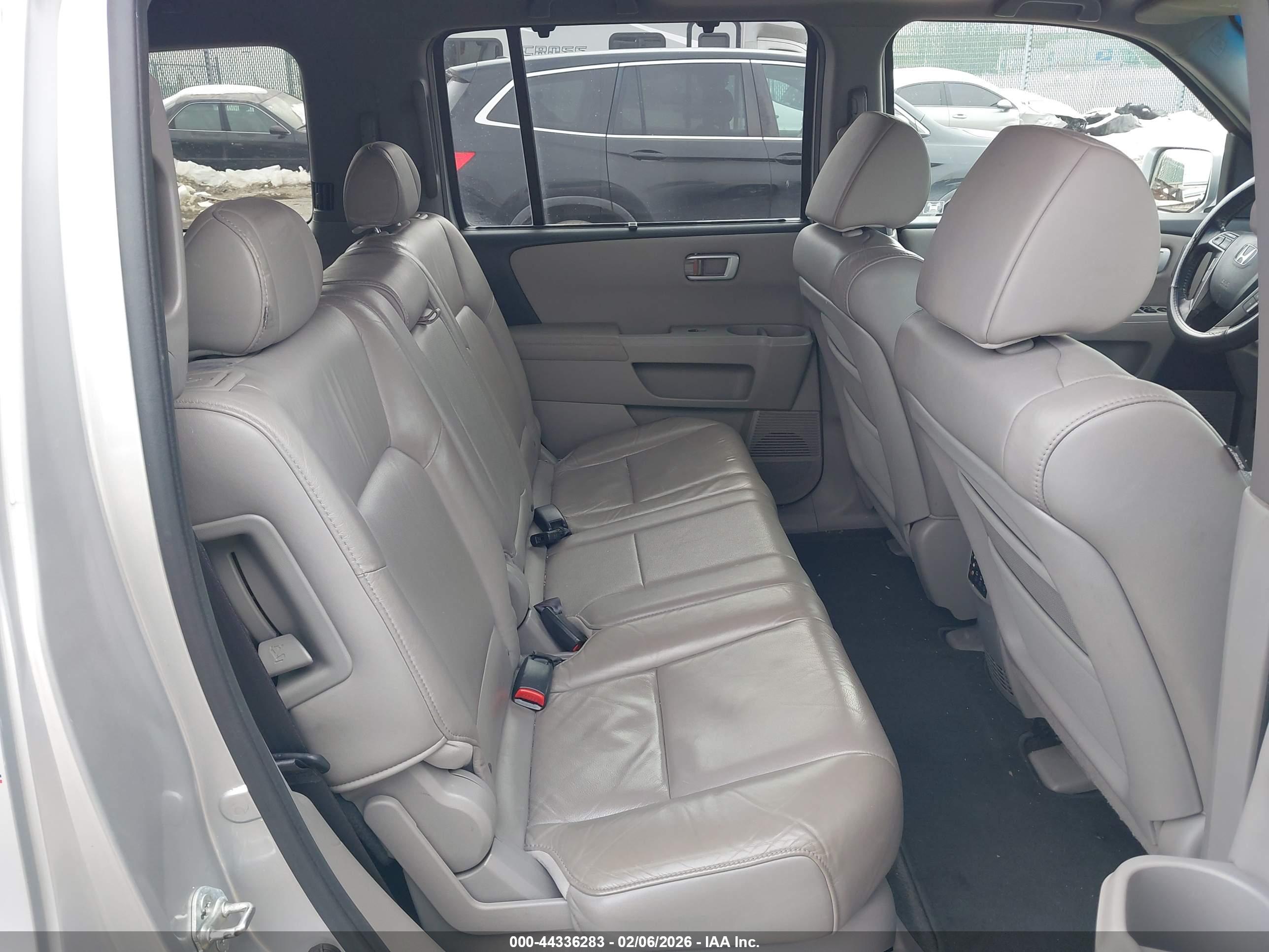 HONDA PILOT image 8