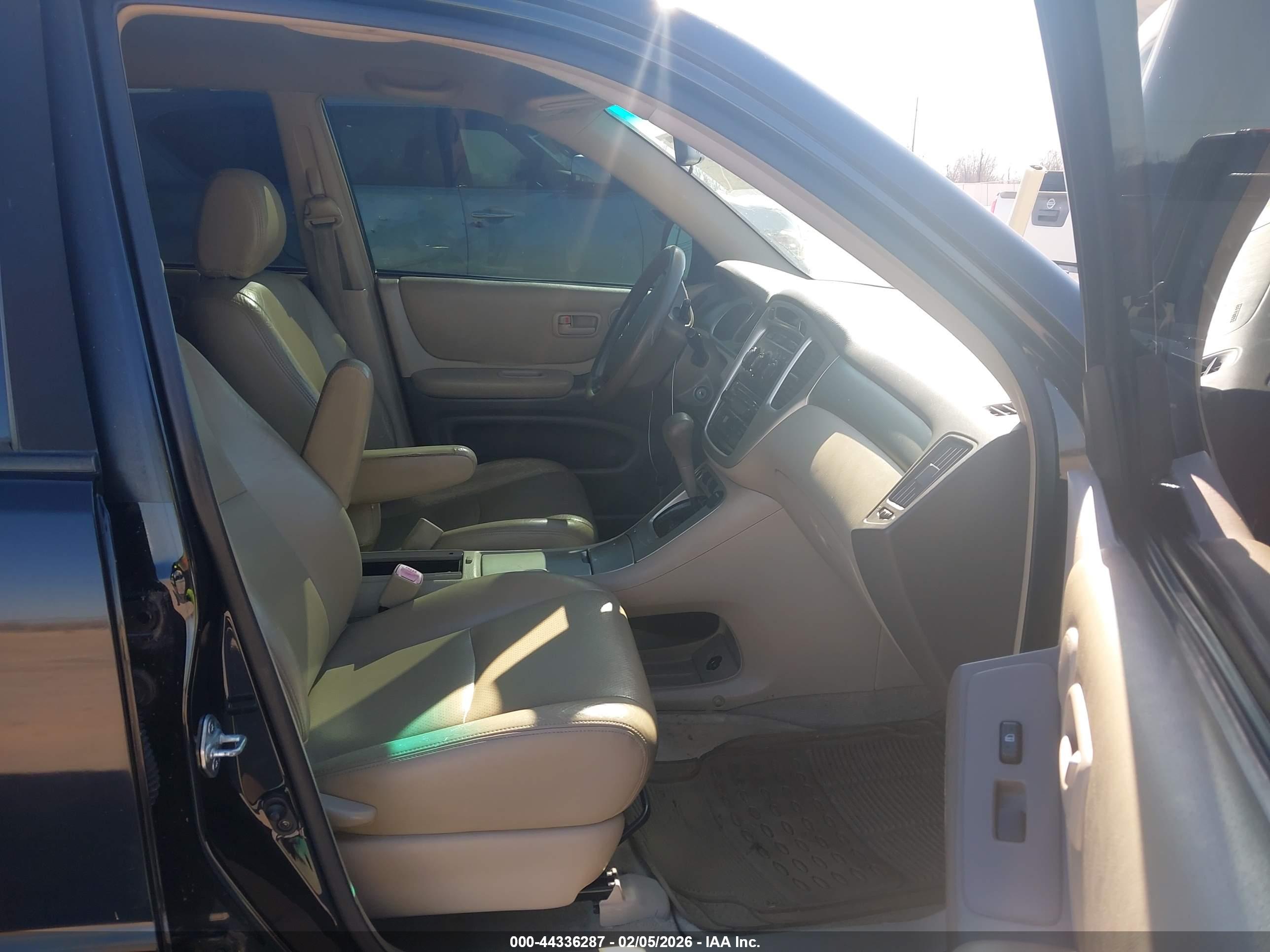 TOYOTA HIGHLANDER image 5