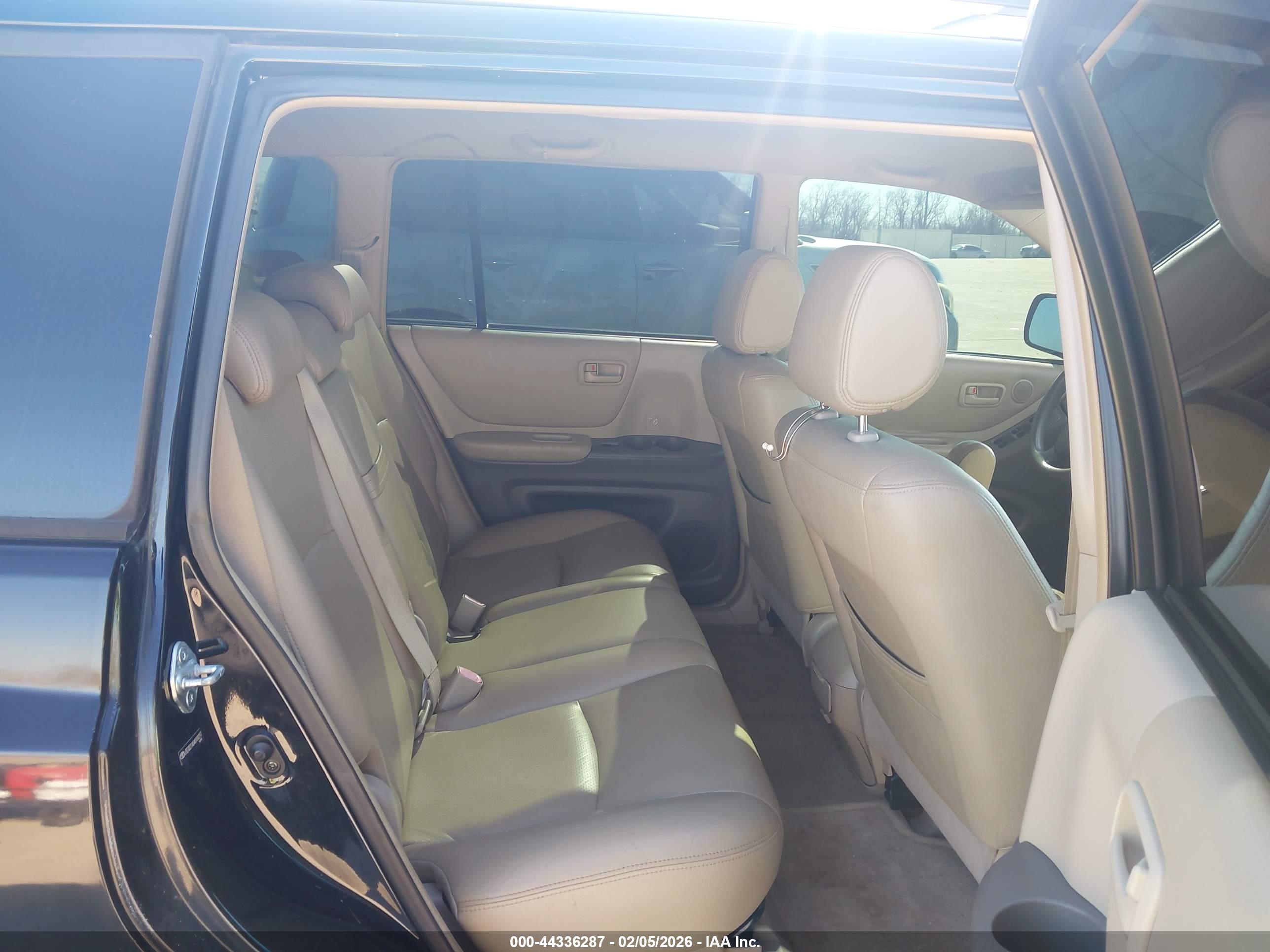 TOYOTA HIGHLANDER image 8