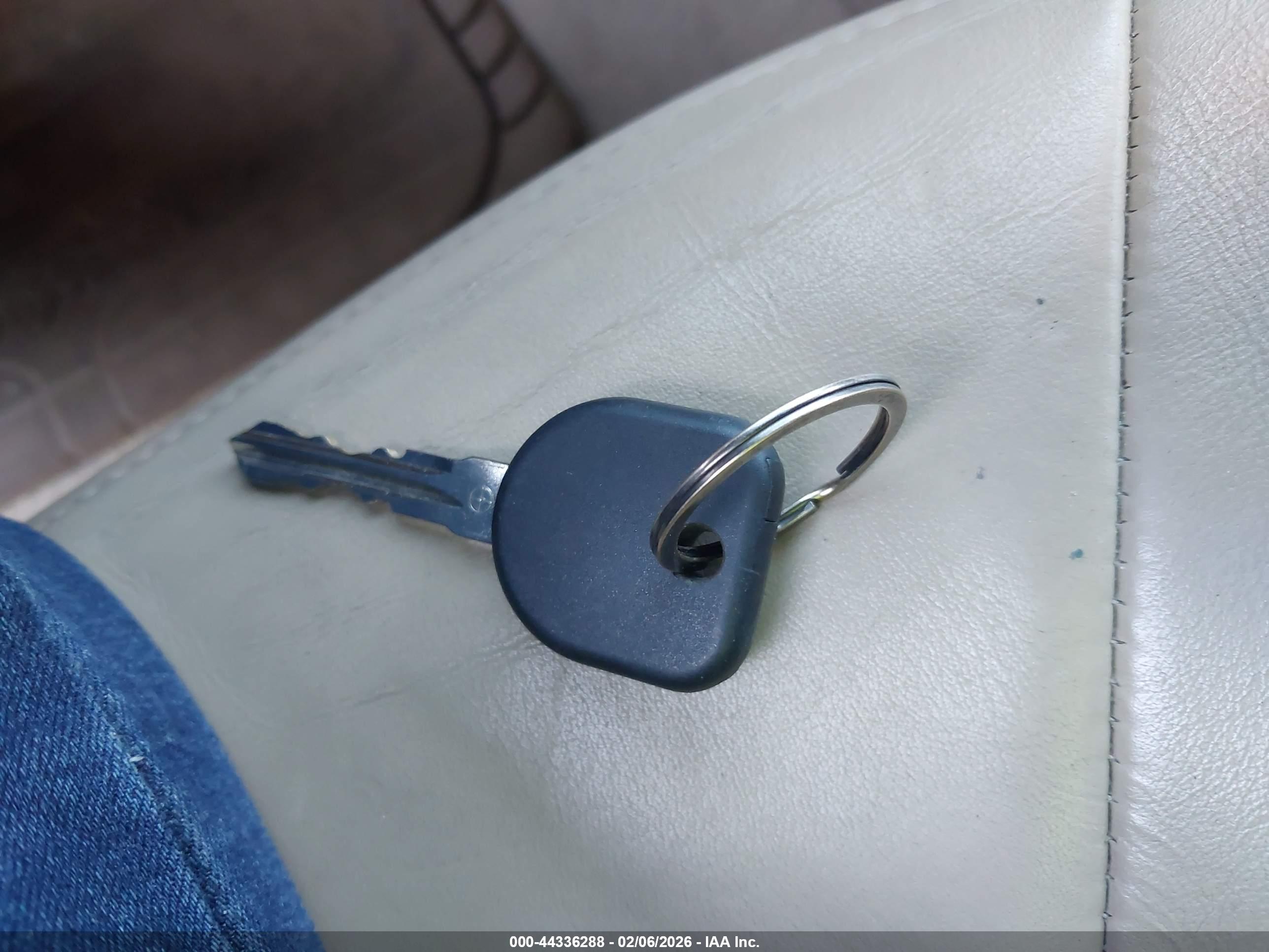 BUICK LUCERNE image 11
