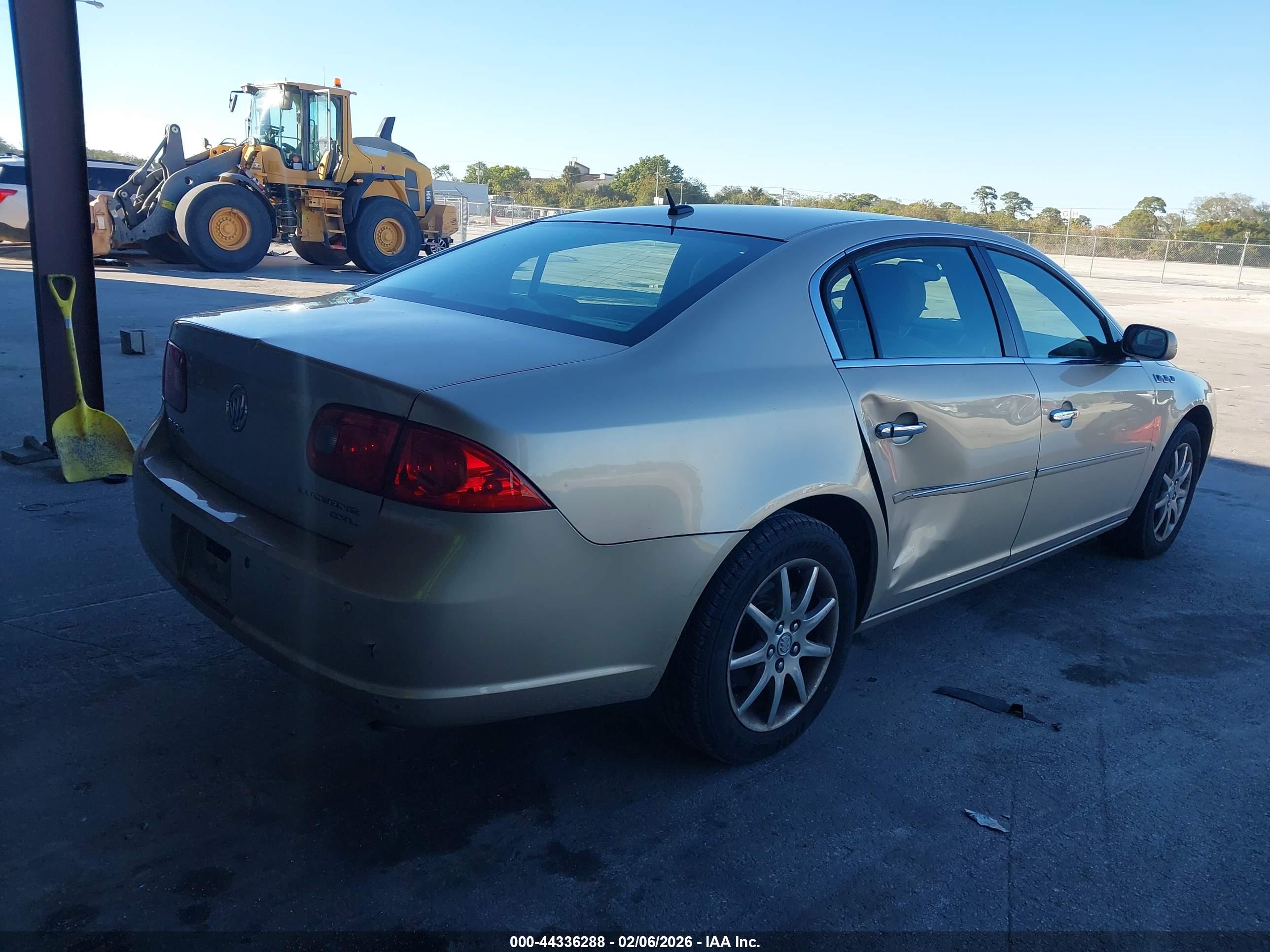BUICK LUCERNE image 4