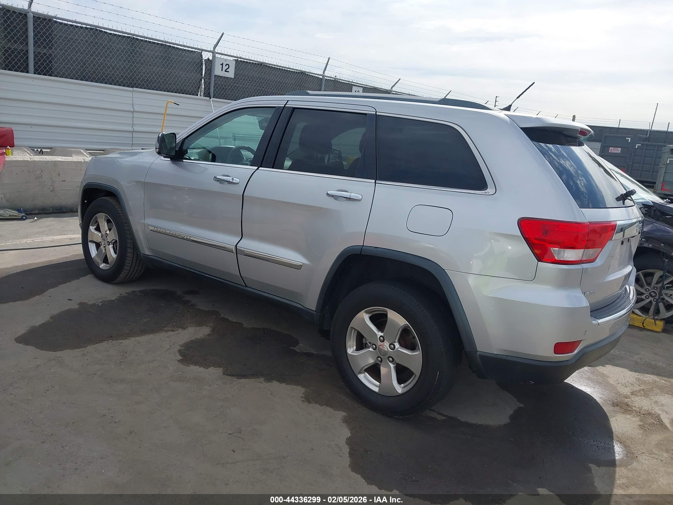 JEEP GRAND image 3