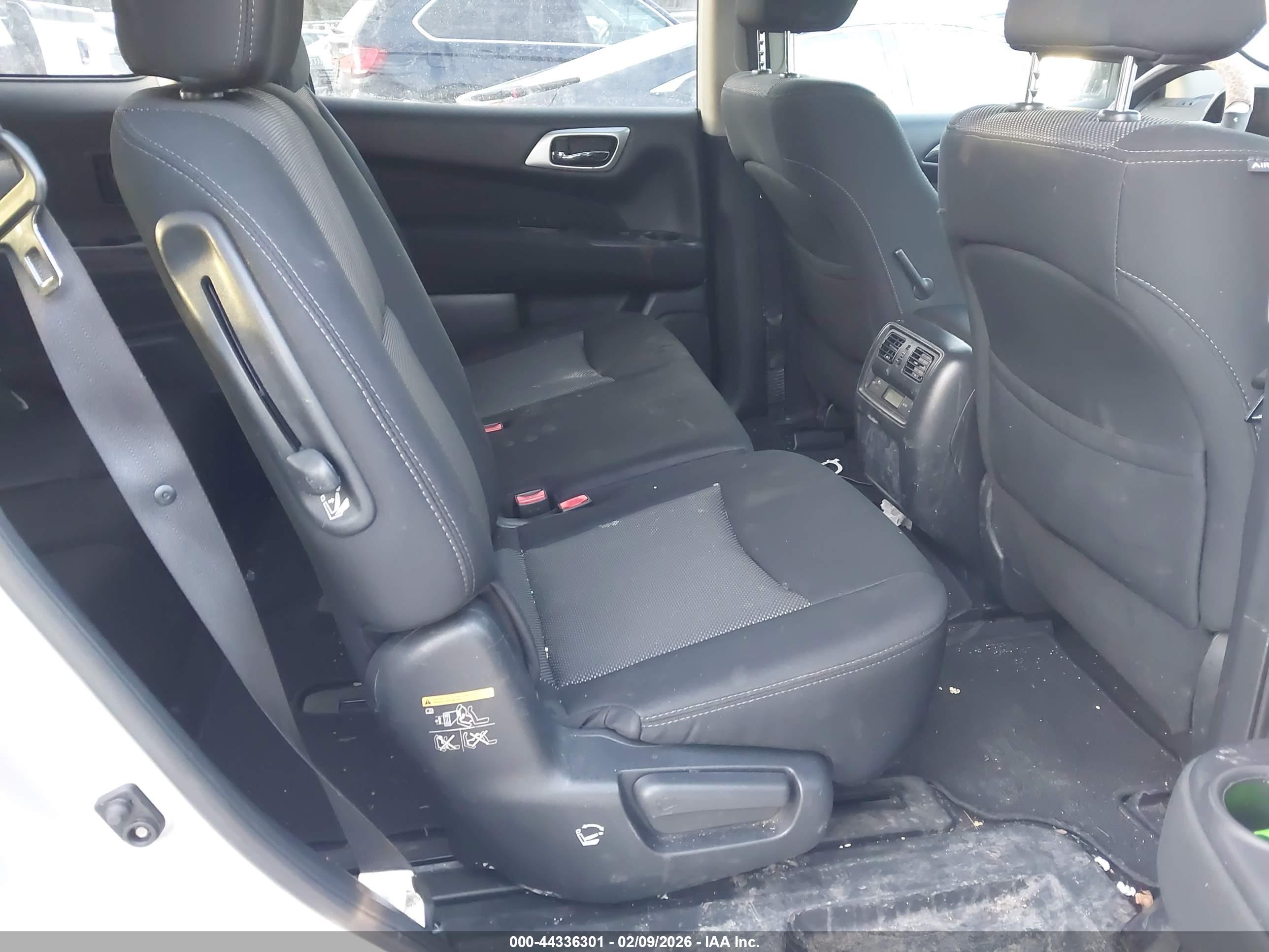 NISSAN PATHFINDER image 8