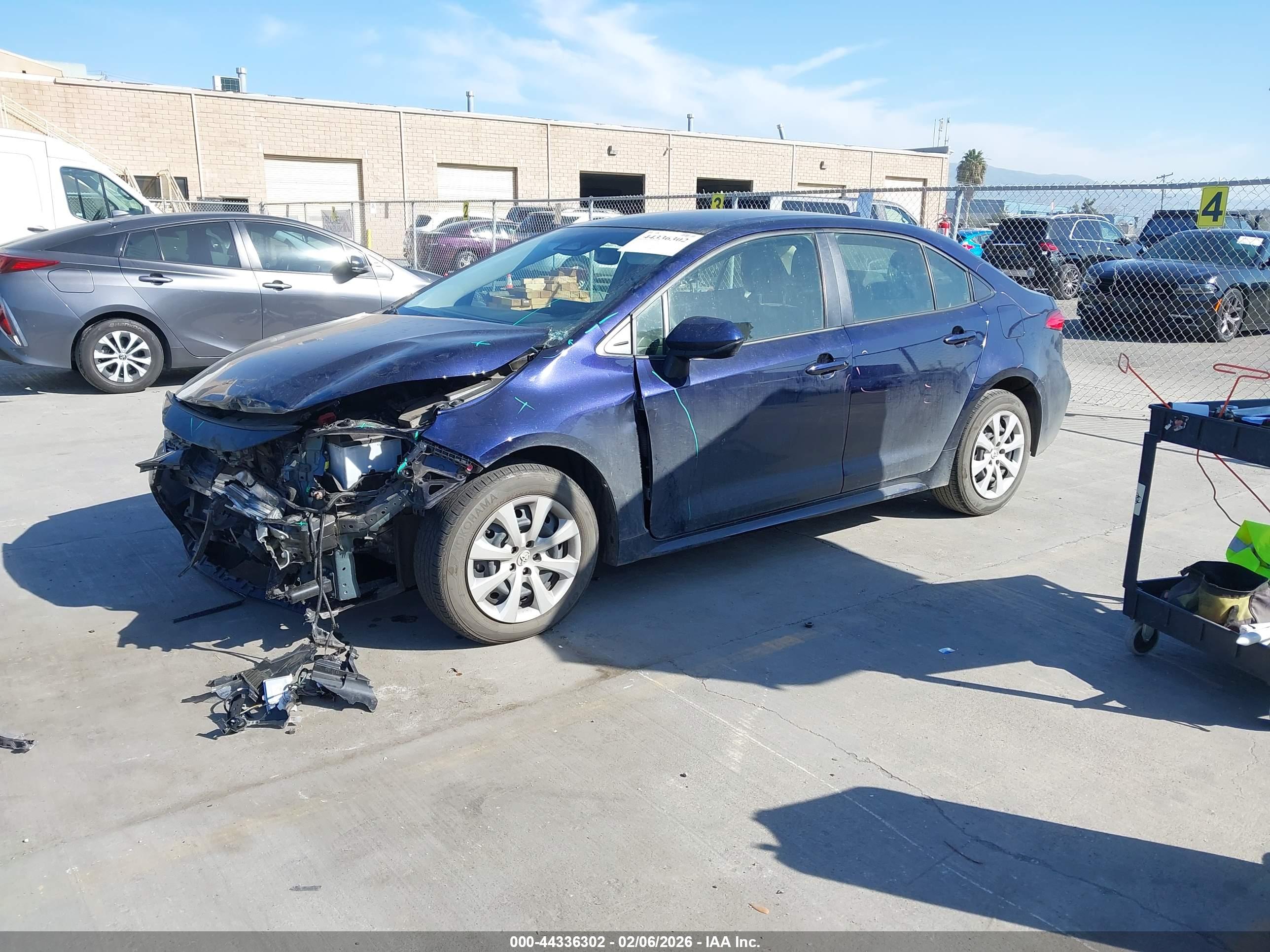 TOYOTA COROLLA image 2