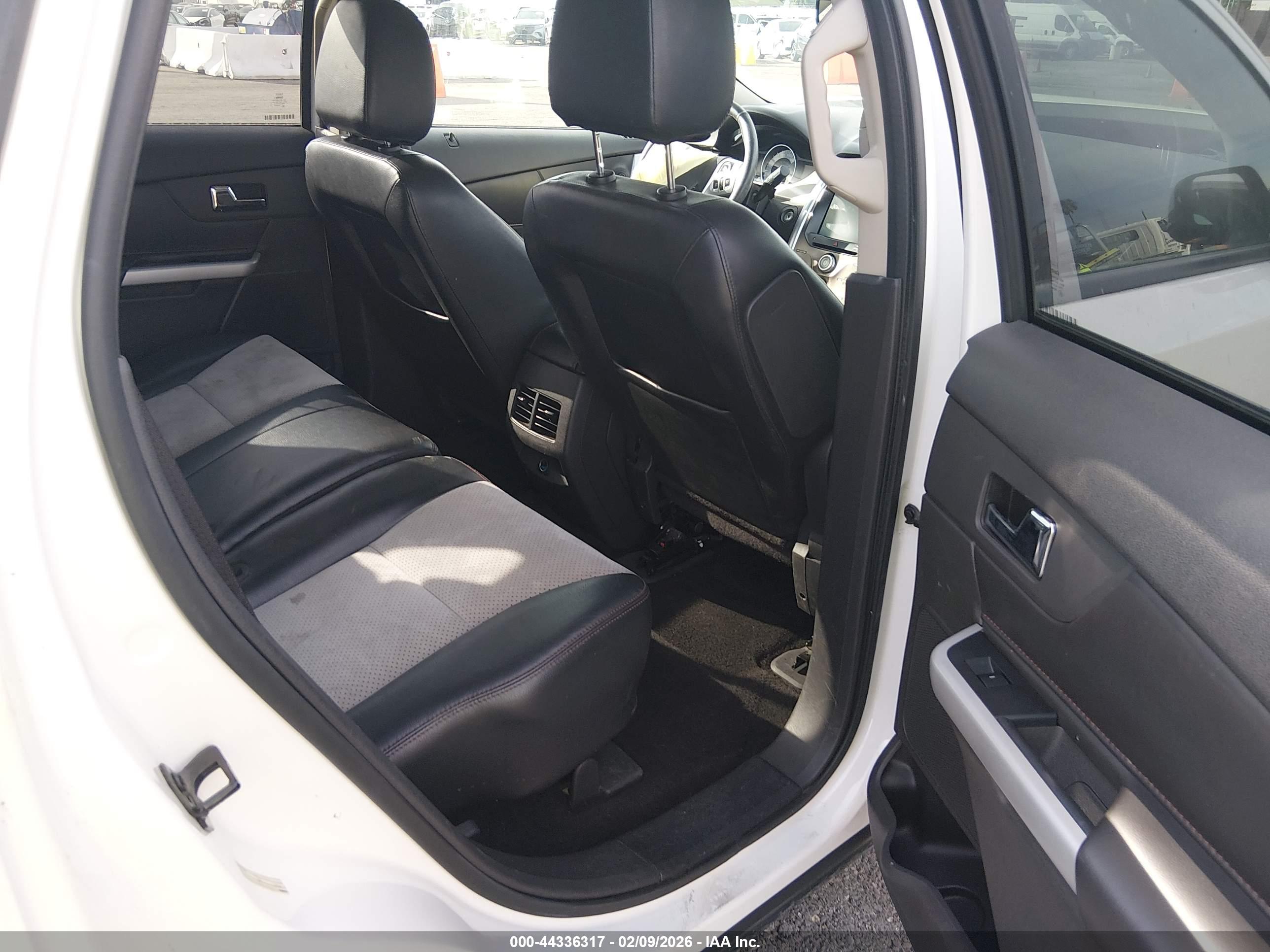 FORD EDGE image 8