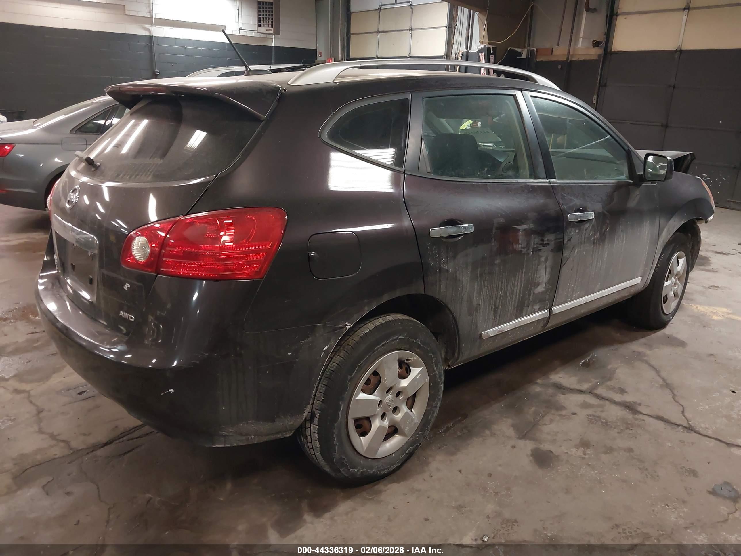 NISSAN ROGUE image 4