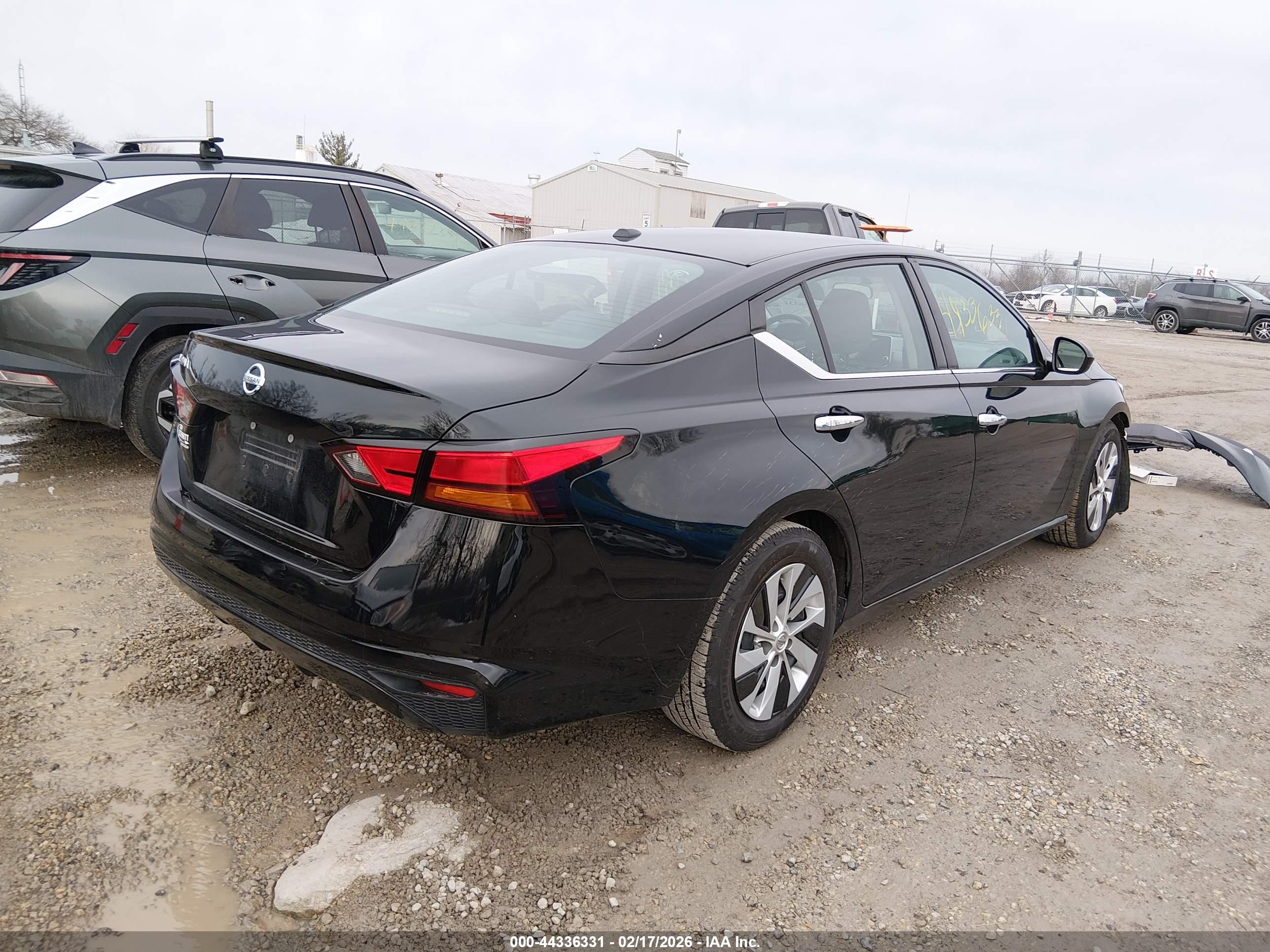 NISSAN ALTIMA image 4
