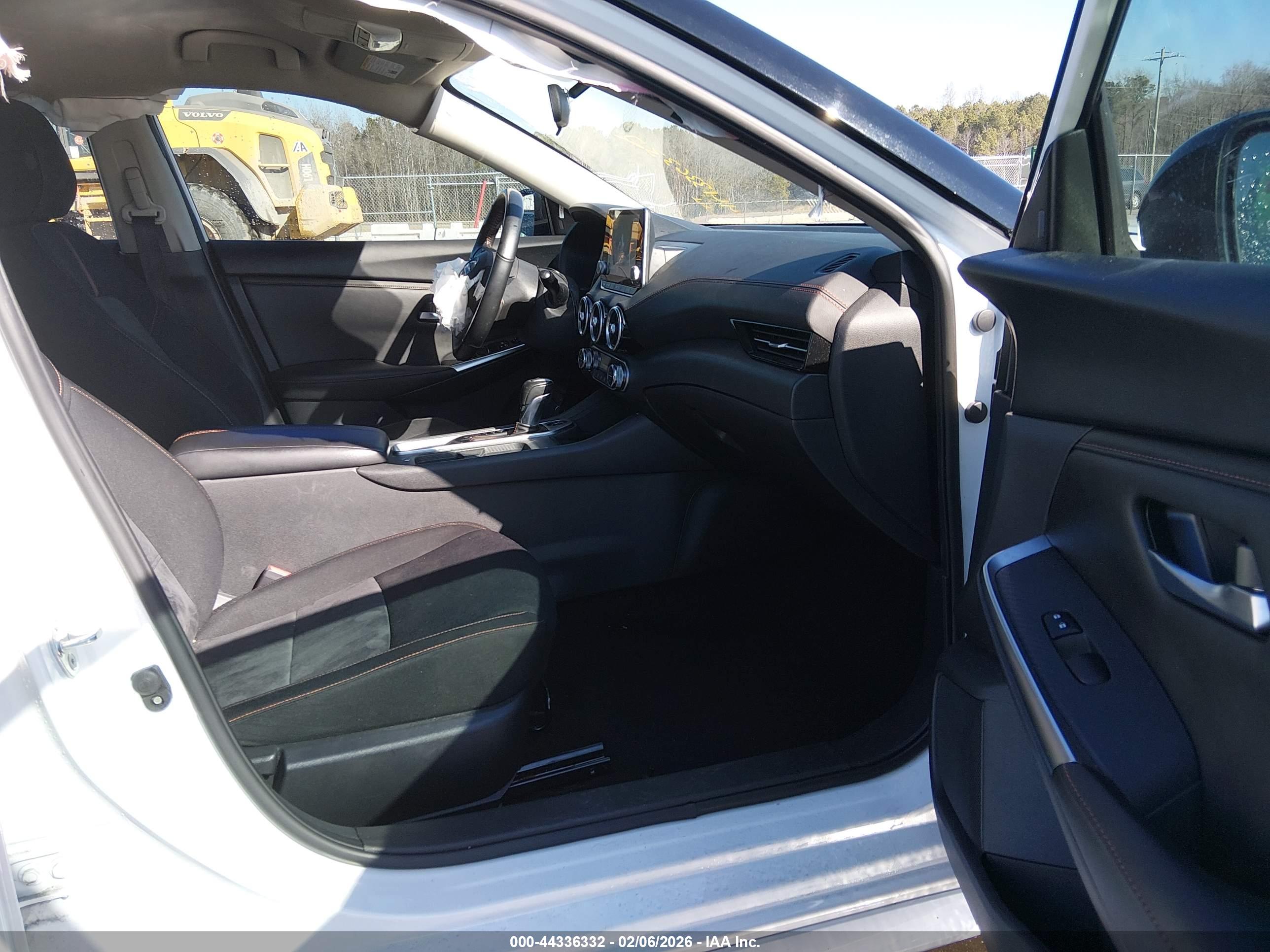 NISSAN SENTRA image 5