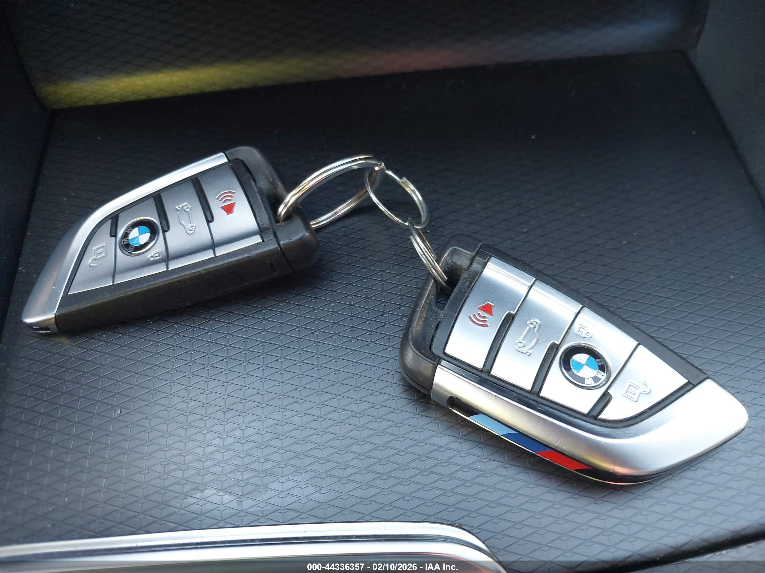 BMW M550I image 11
