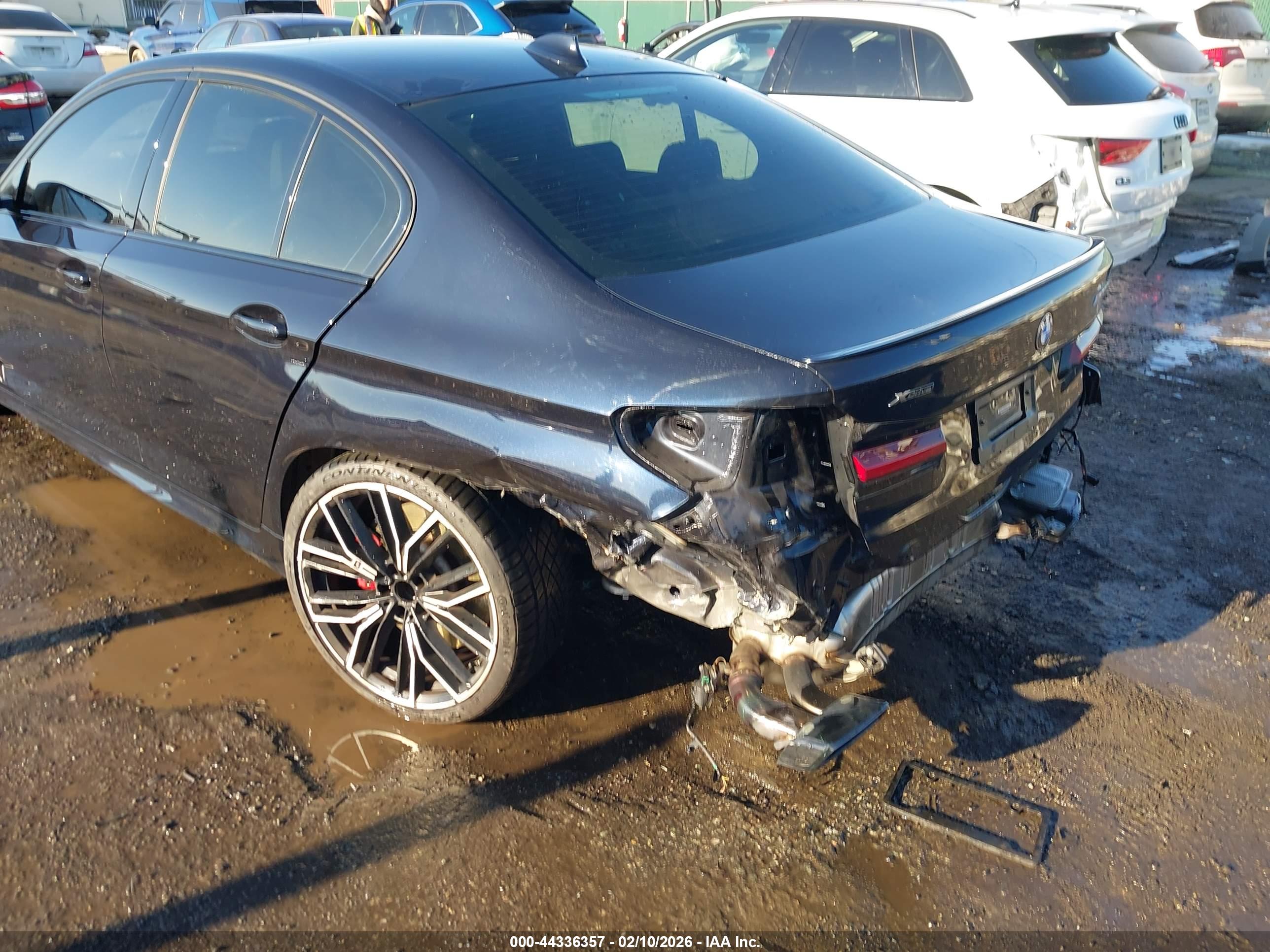 BMW M550I image 6