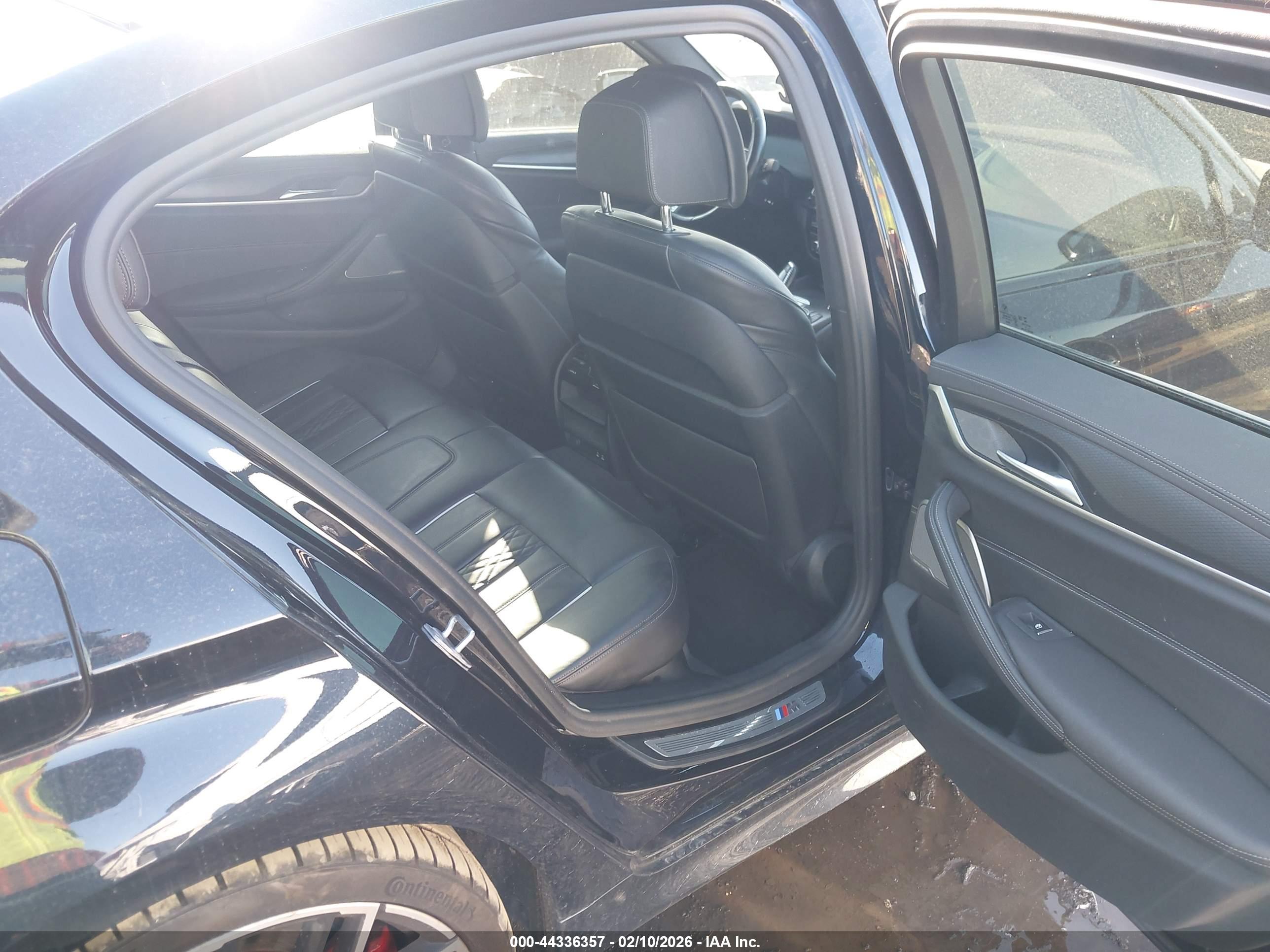 BMW M550I image 8