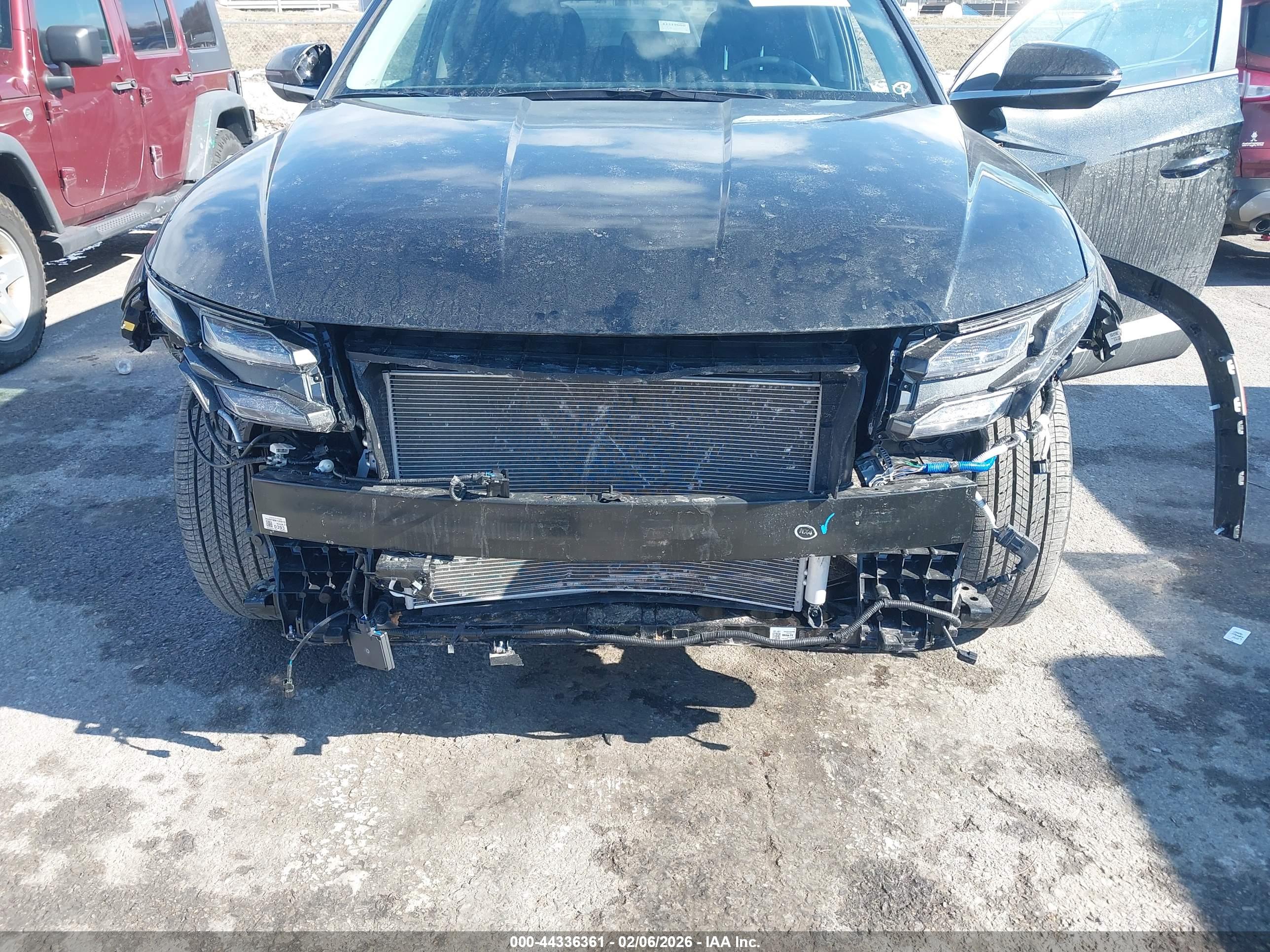 HYUNDAI TUCSON image 6