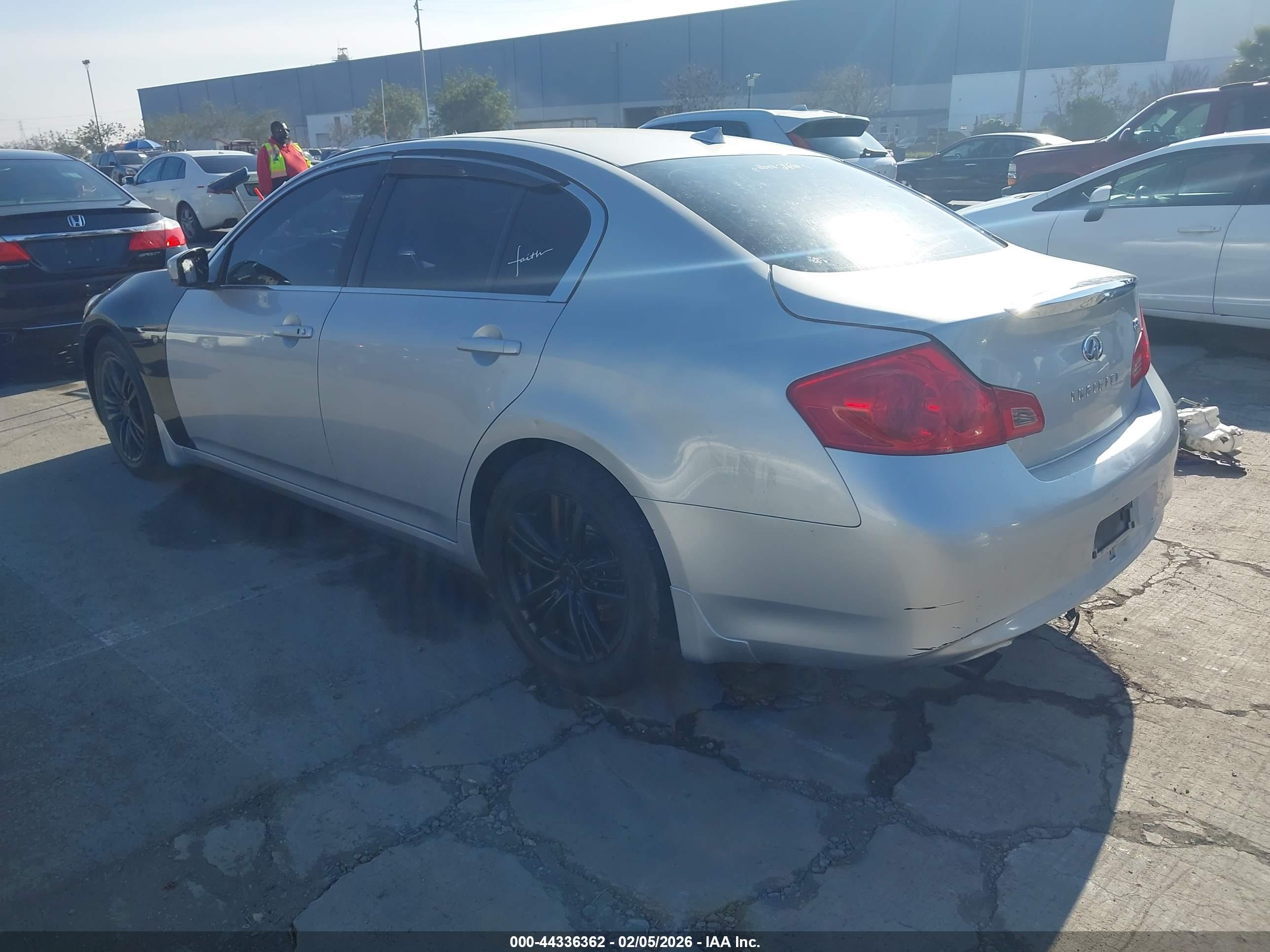 INFINITI G25 image 3