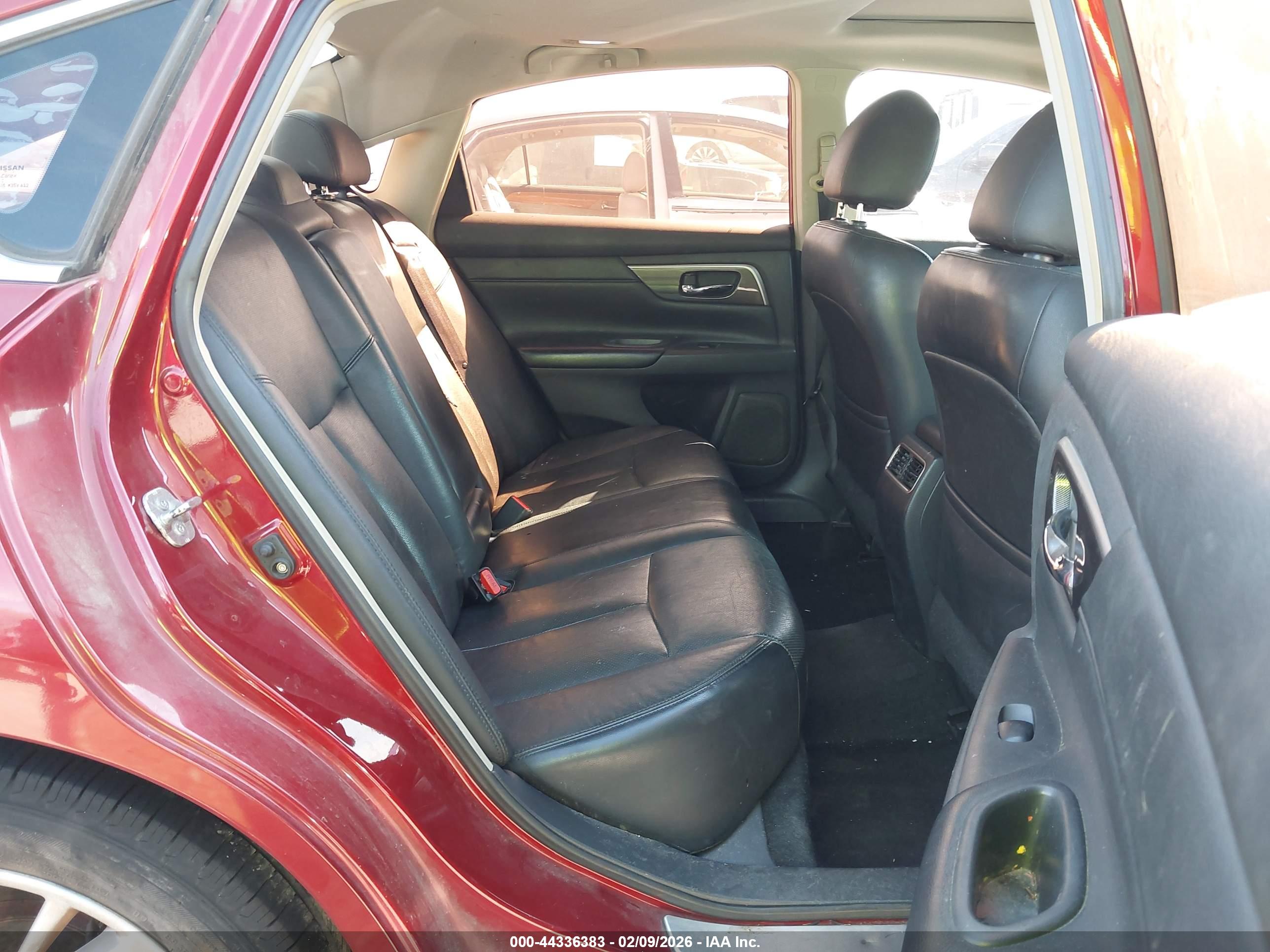 NISSAN ALTIMA image 8