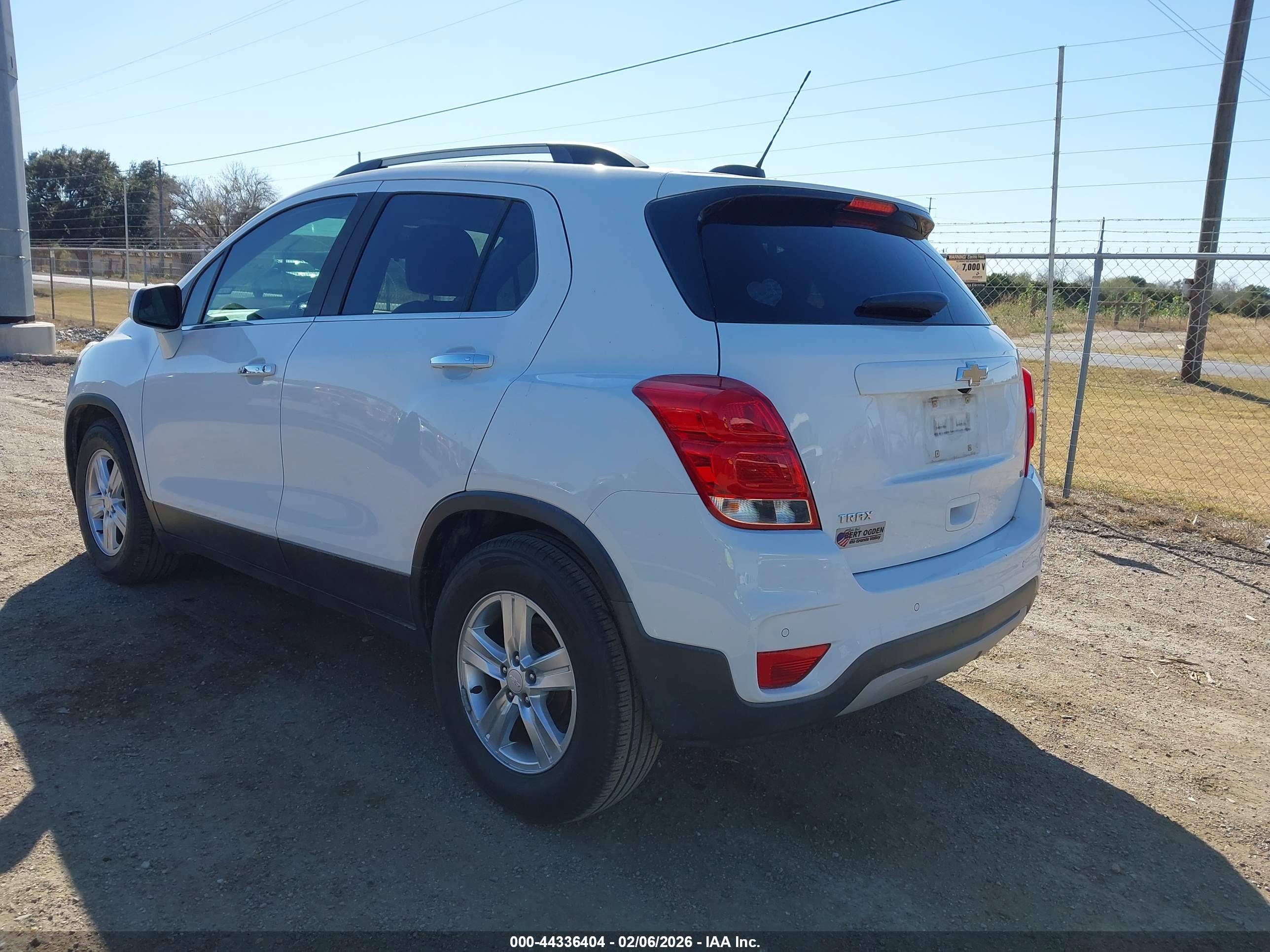CHEVROLET TRAX image 3