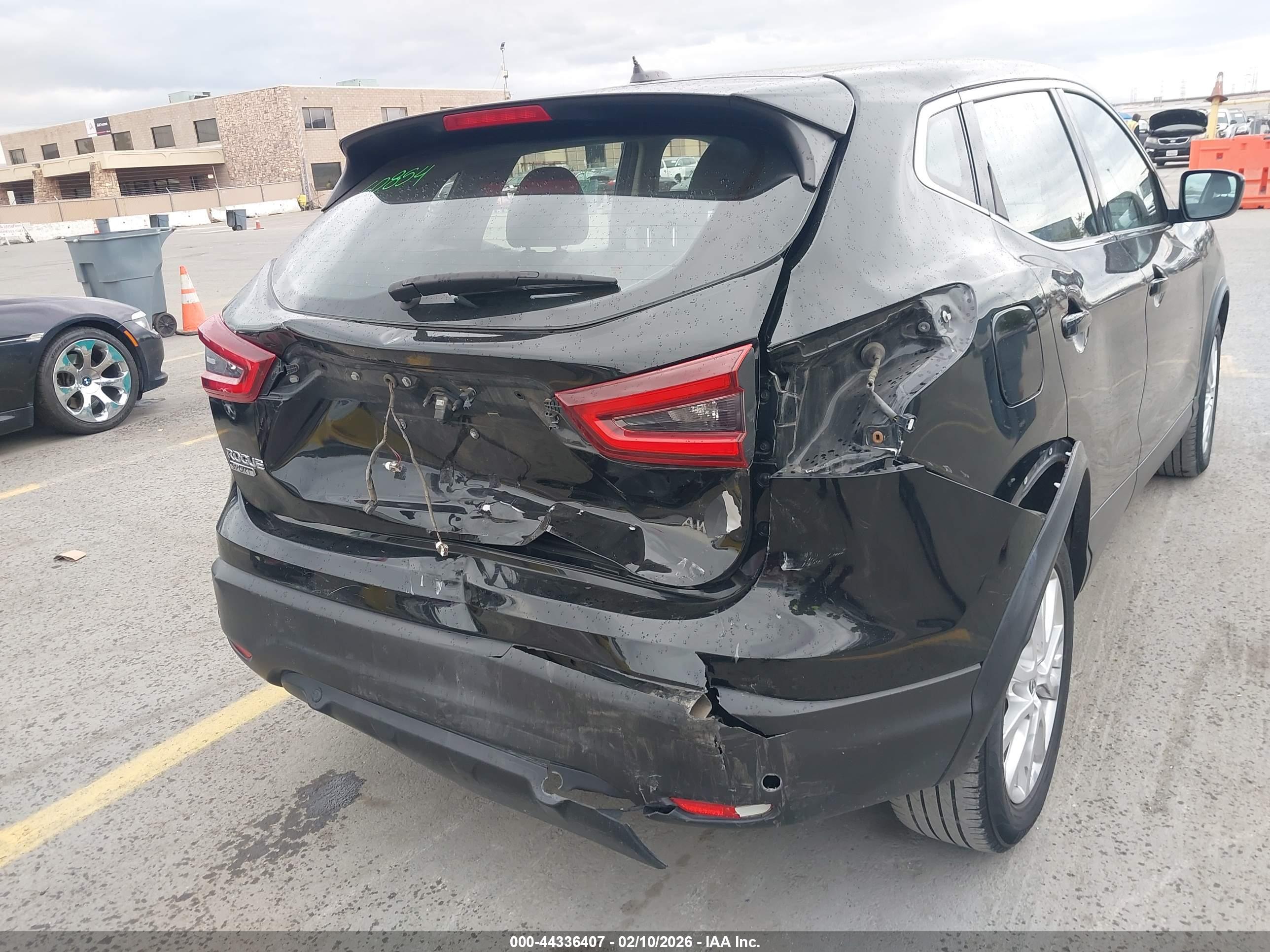 NISSAN ROGUE image 6