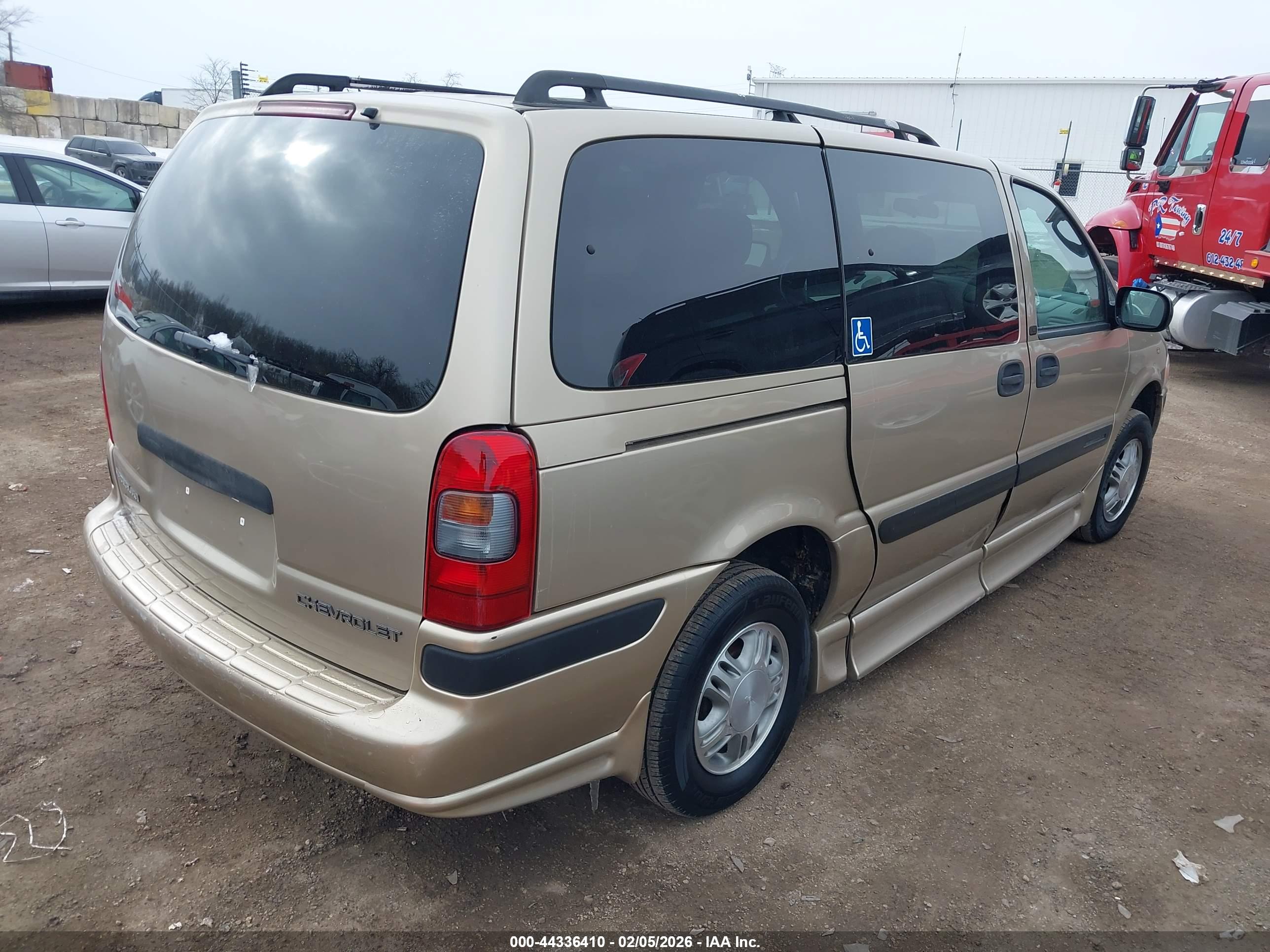 CHEVROLET VENTURE image 4