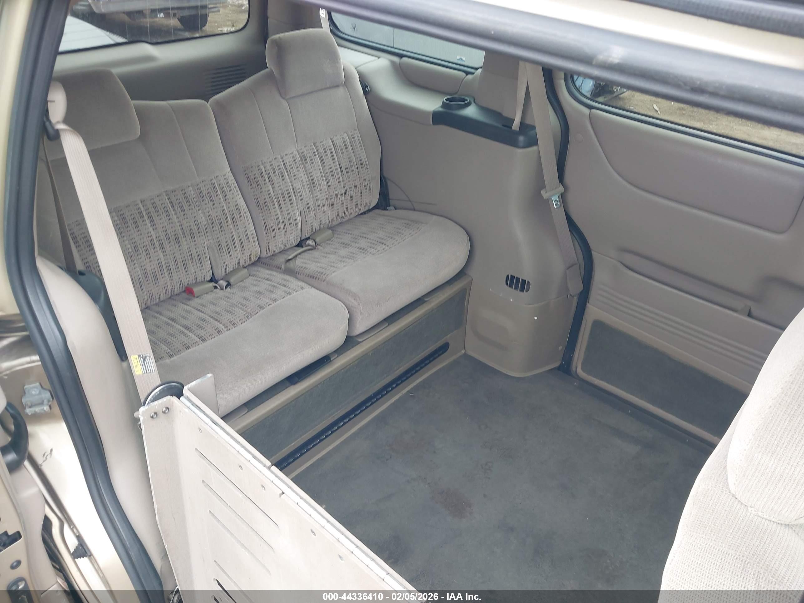 CHEVROLET VENTURE image 8