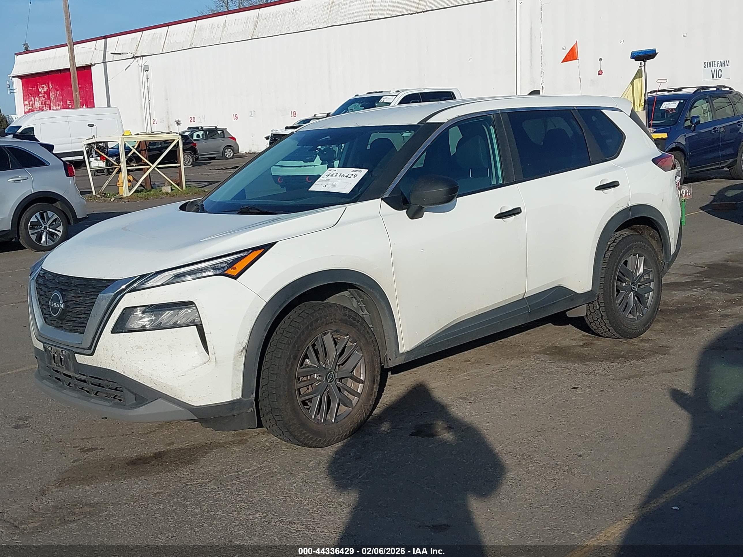 NISSAN ROGUE image 2