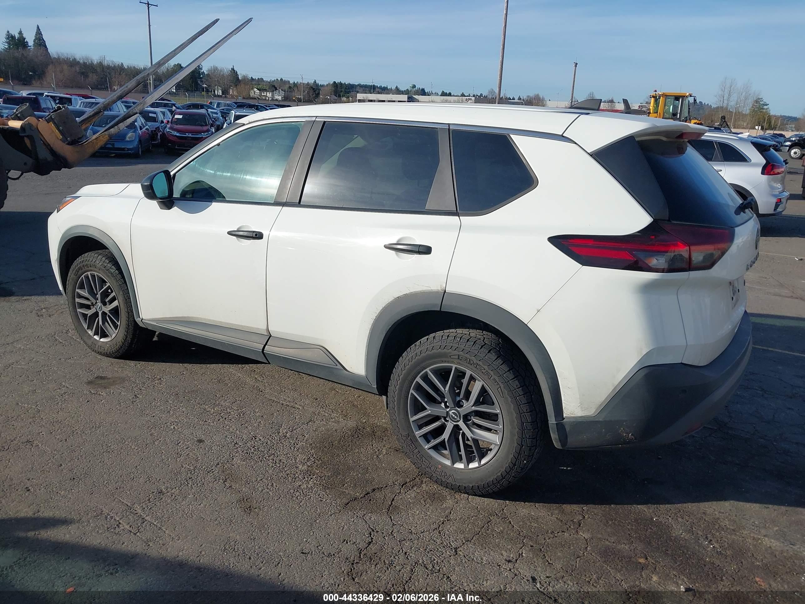 NISSAN ROGUE image 3