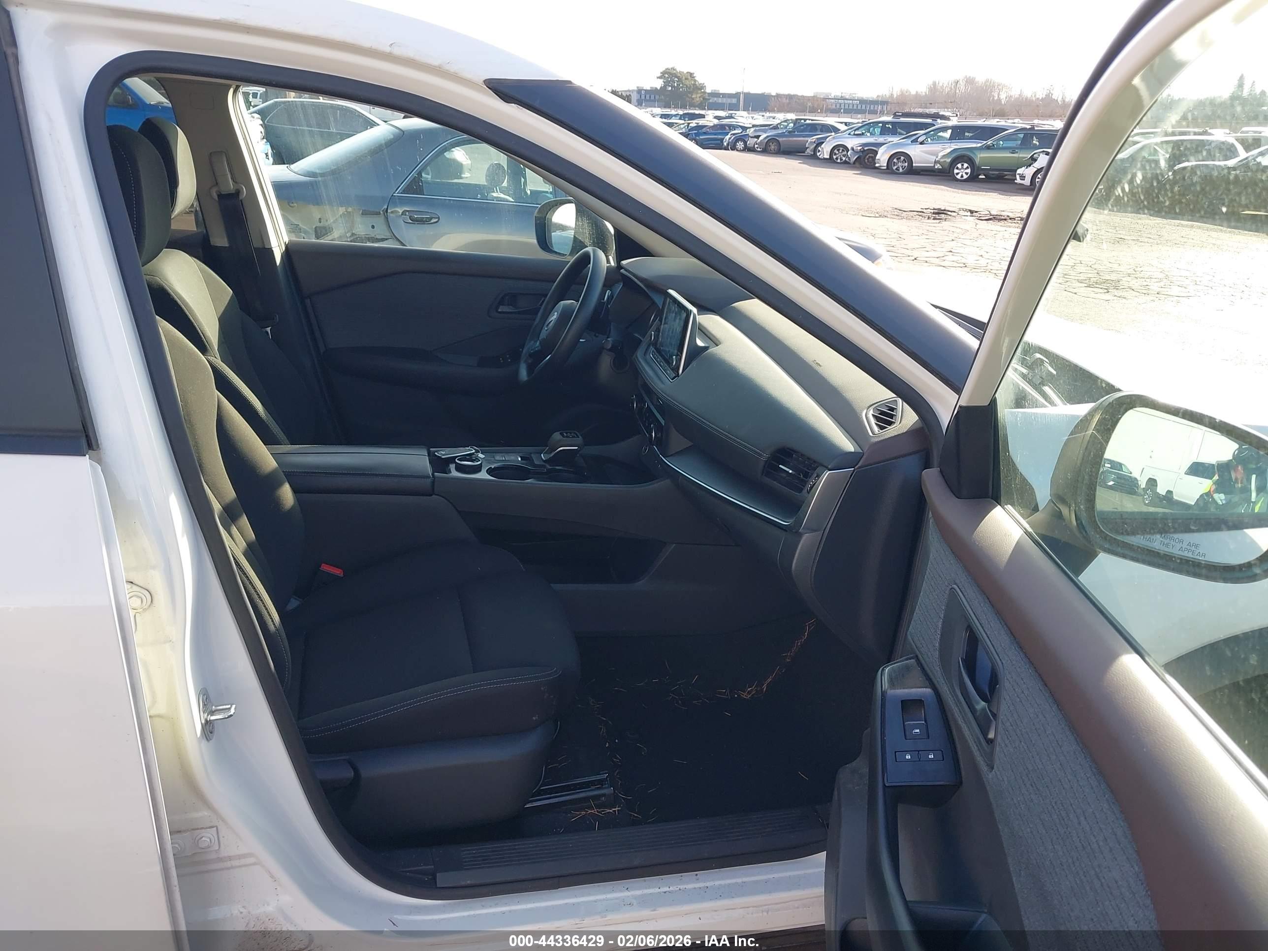 NISSAN ROGUE image 5