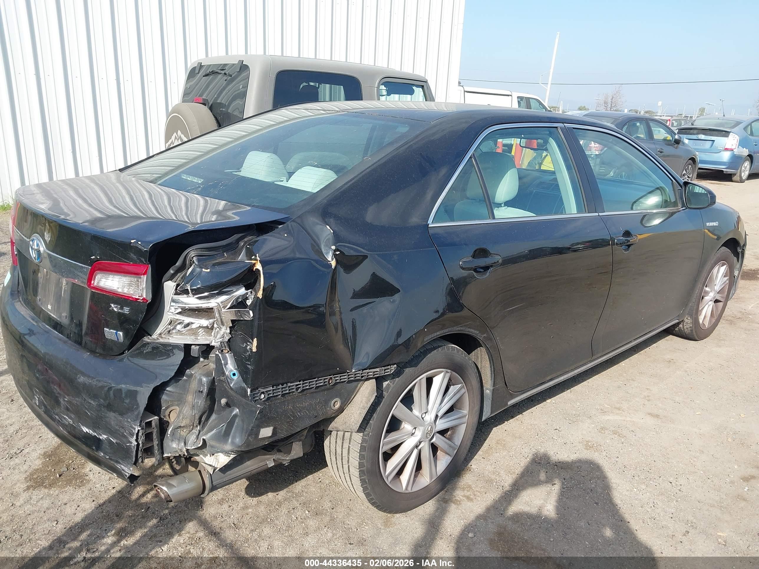 TOYOTA CAMRY image 6