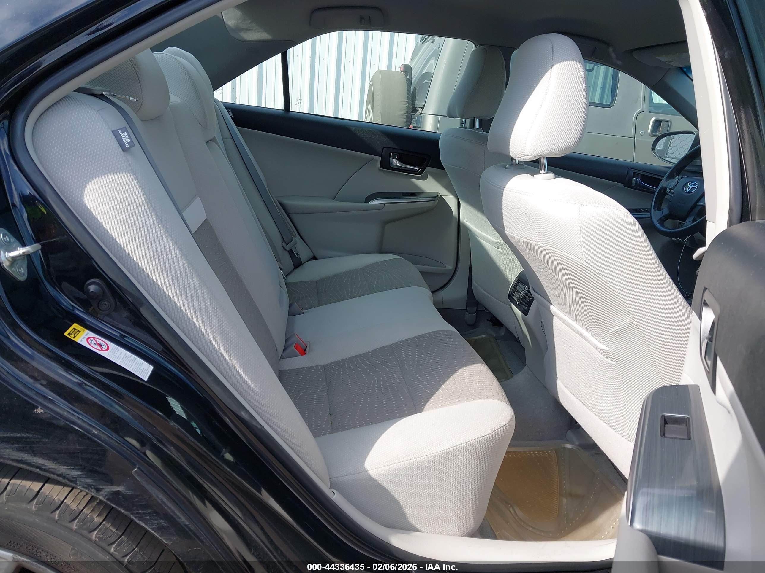 TOYOTA CAMRY image 8