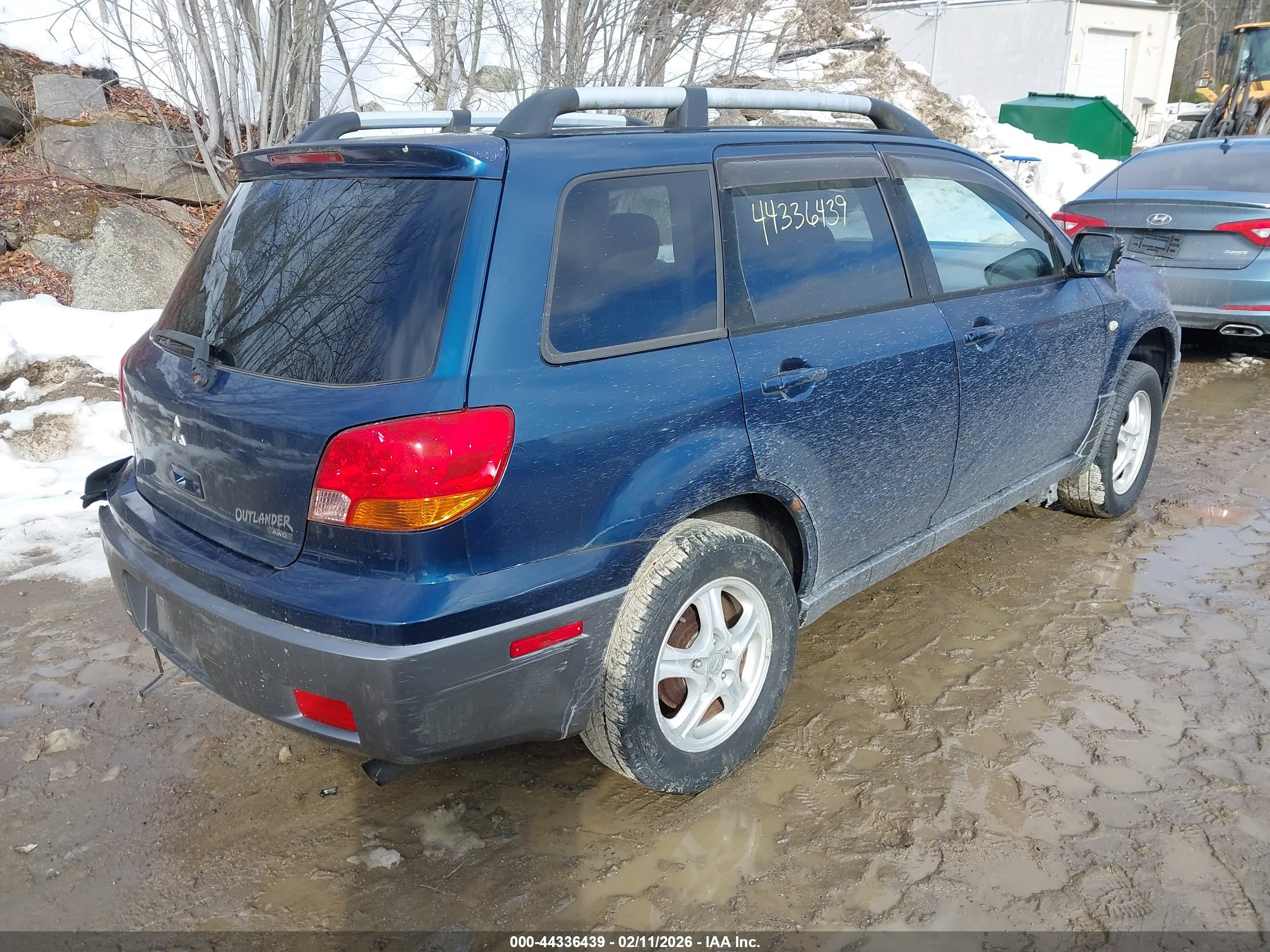 MITSUBISHI OUTLANDER image 4