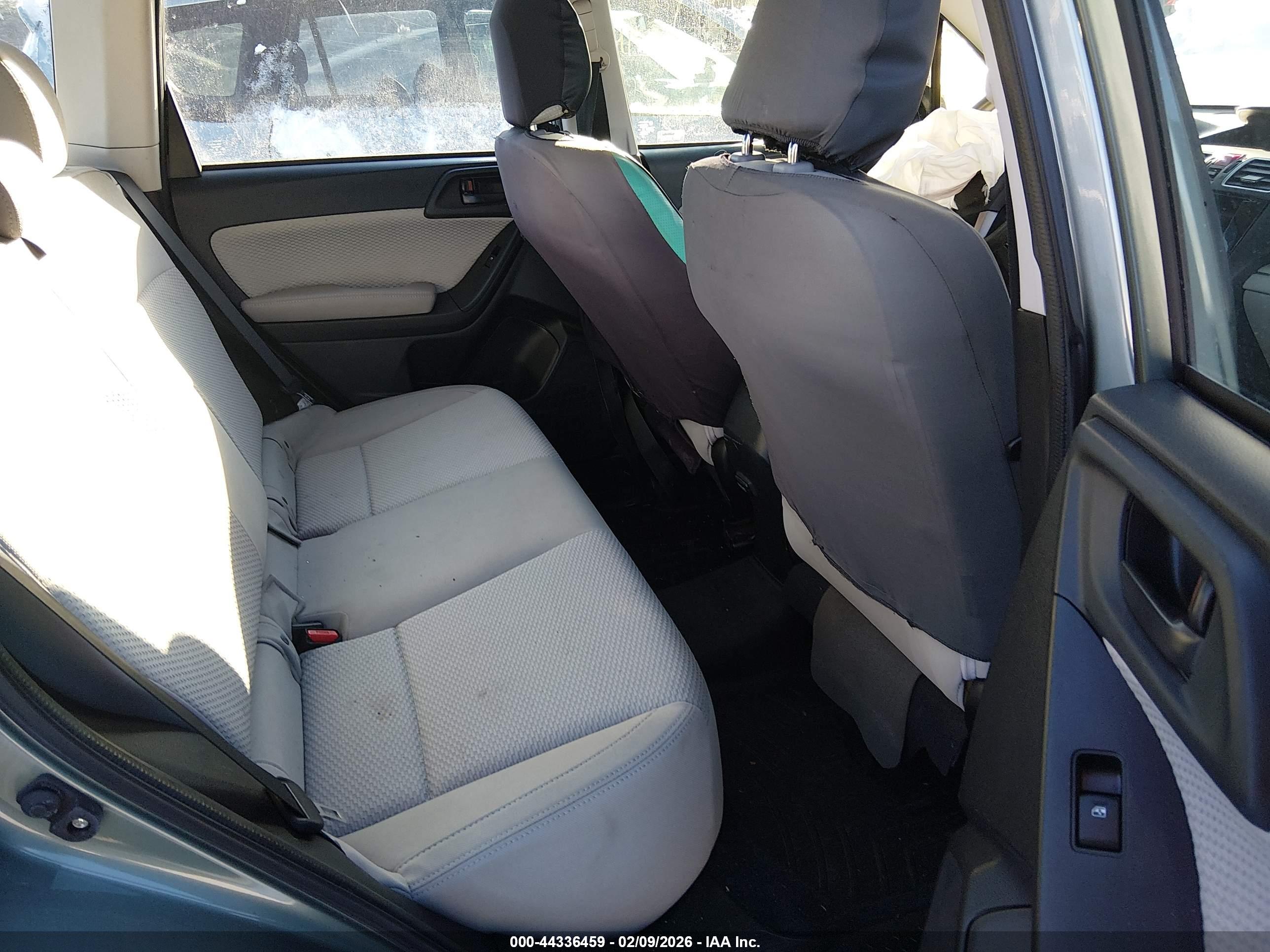 SUBARU FORESTER image 8